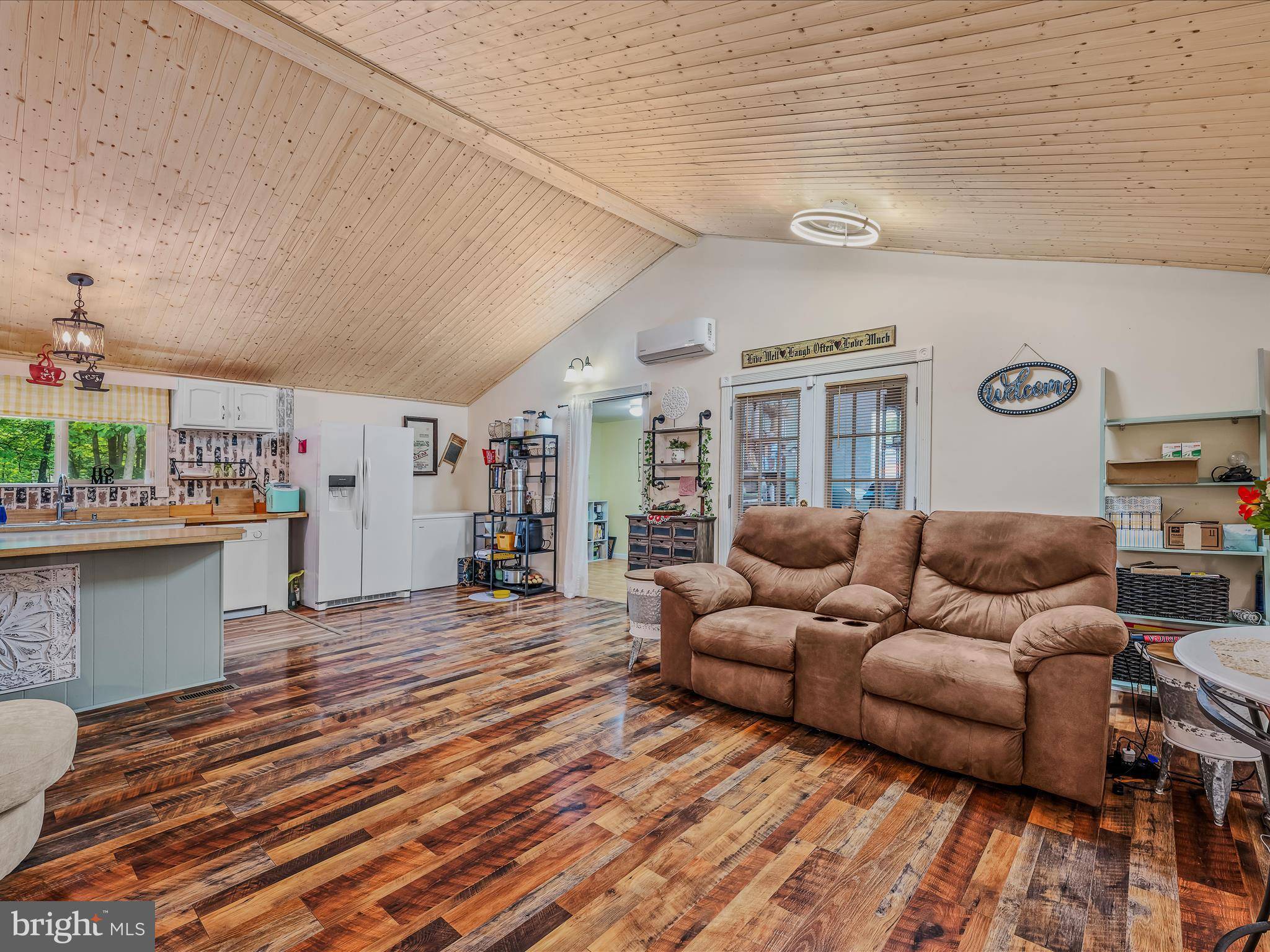 Hedgesville, WV 25427,499 THE WOODS RD