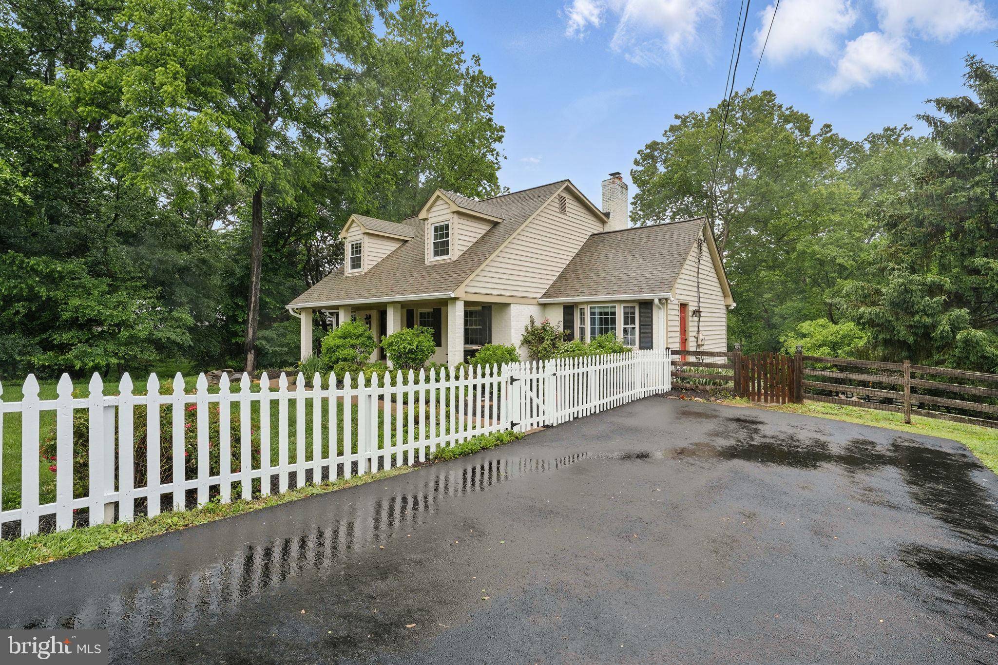 Oakton, VA 22124,11340 WAPLES MILL RD