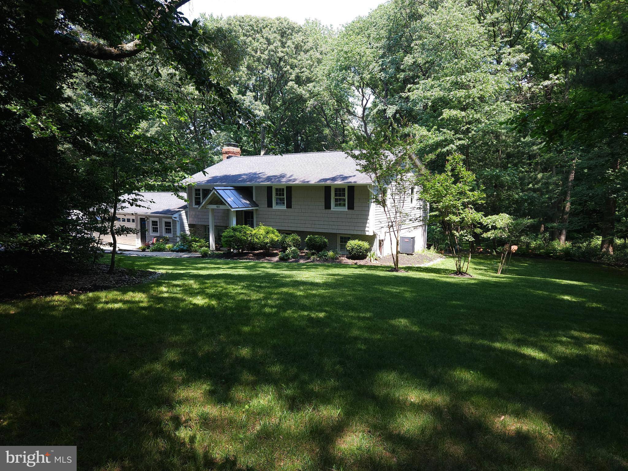 Arnold, MD 21012,901 SHORE ACRES RD