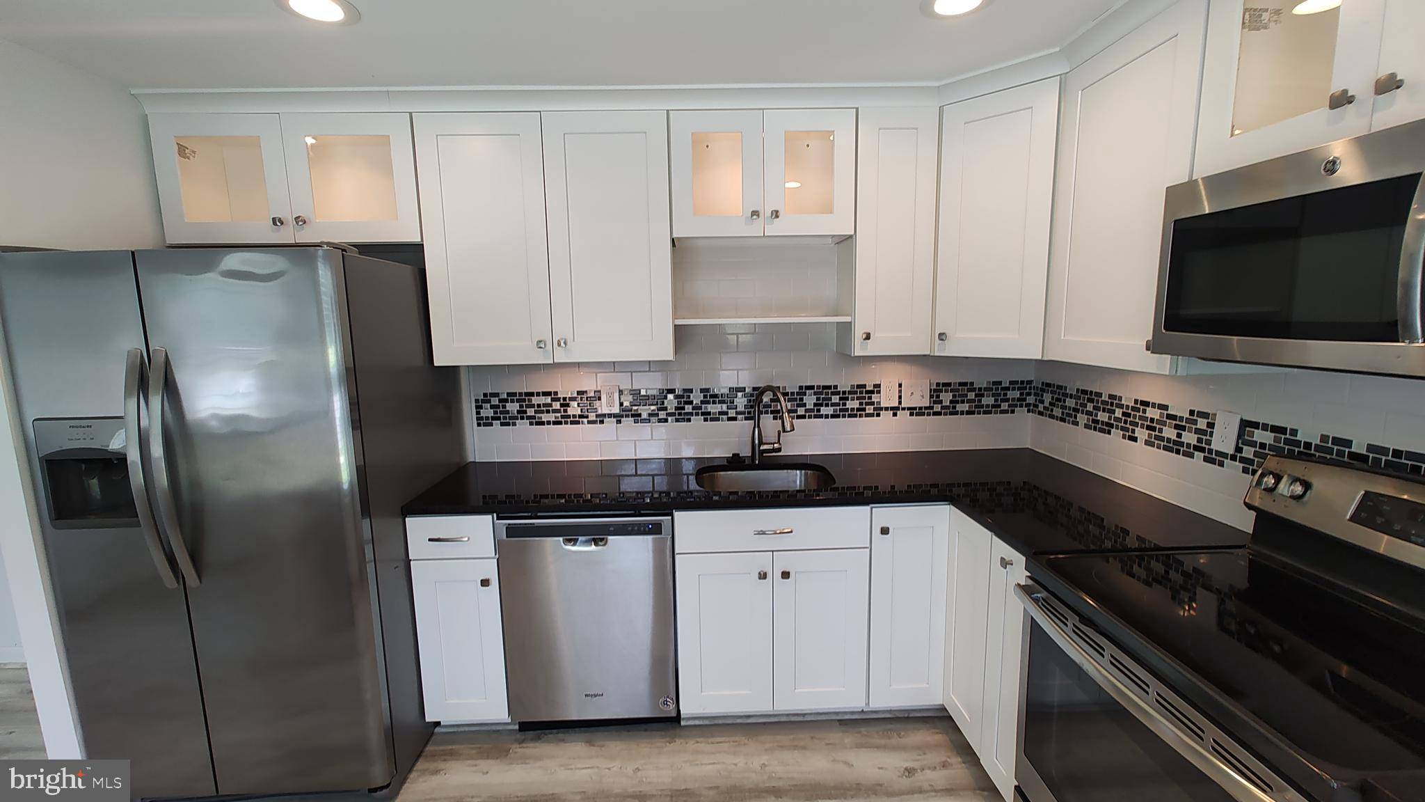 Rosedale, MD 21237,2 SHADOWBROOK CT