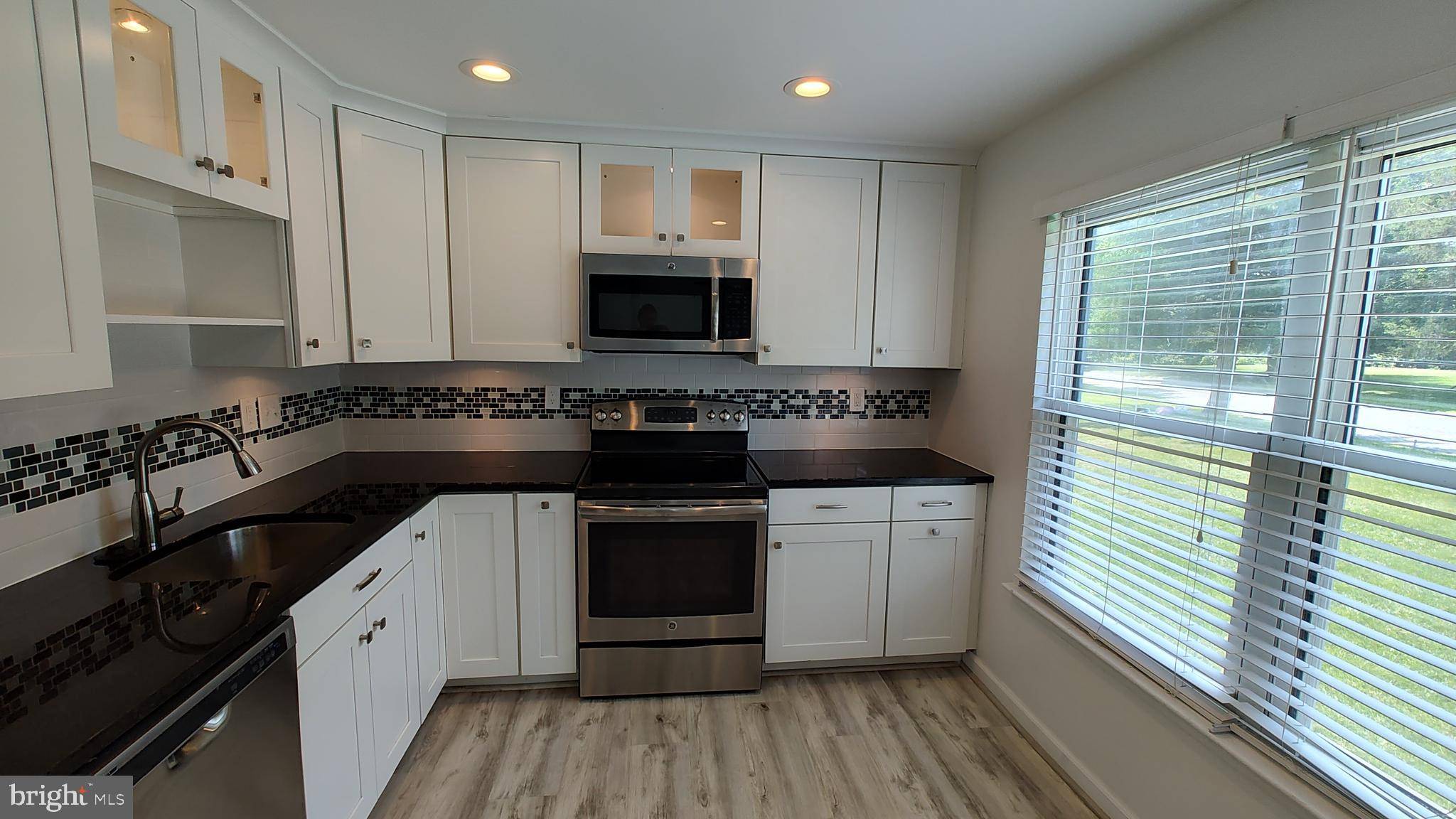 Rosedale, MD 21237,2 SHADOWBROOK CT
