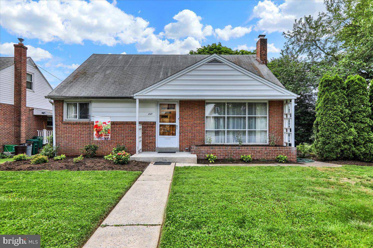 Reading, PA 19607,1517 KENHORST BLVD