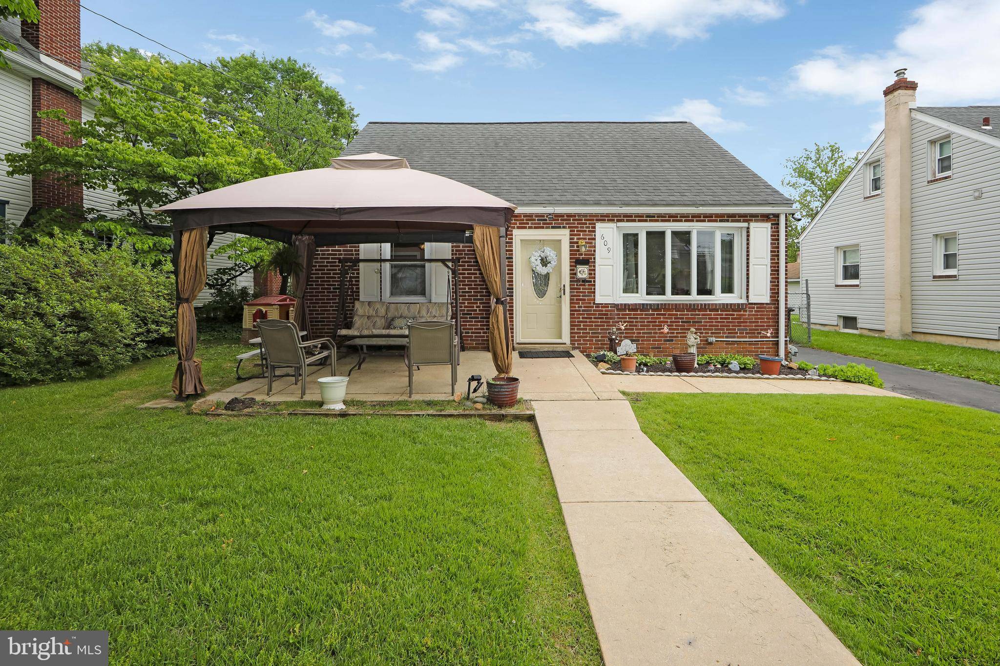 Glenolden, PA 19036,609 S ELMWOOD AVE