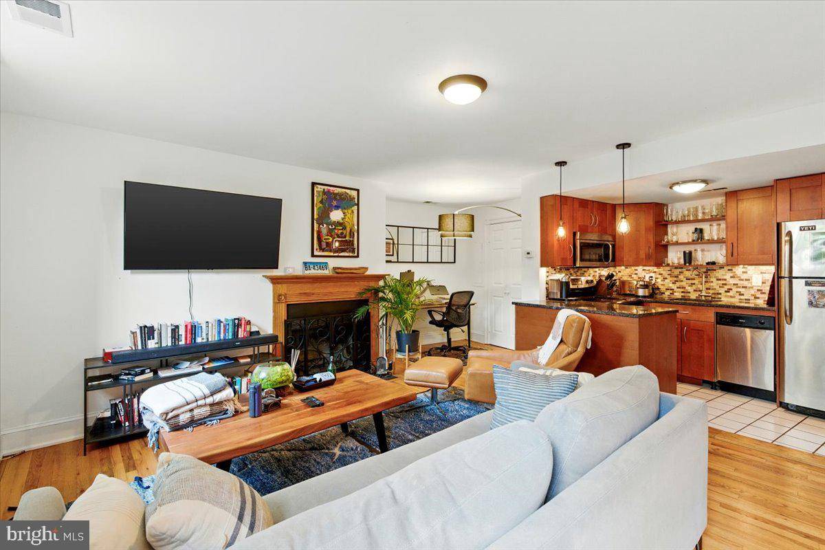 Washington, DC 20003,901 SOUTH CAROLINA SE #3