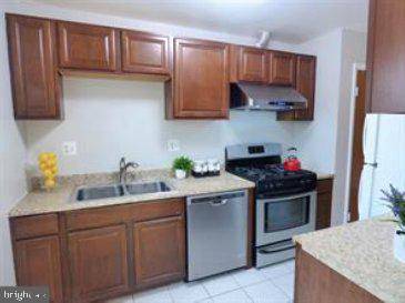 Annandale, VA 22003,4104 DANIELS AVE #402