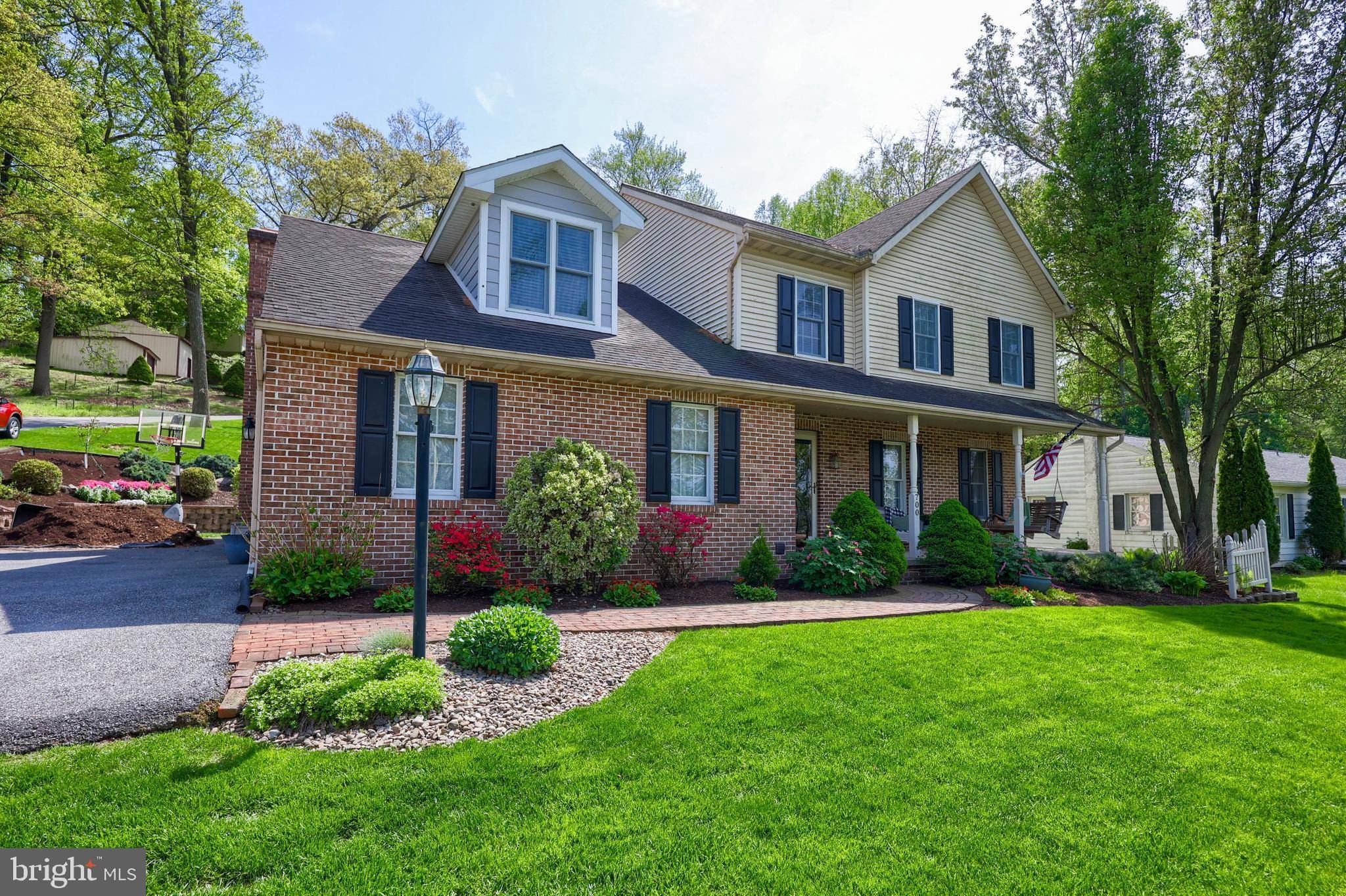 New Holland, PA 17557,700 STONECREST DR