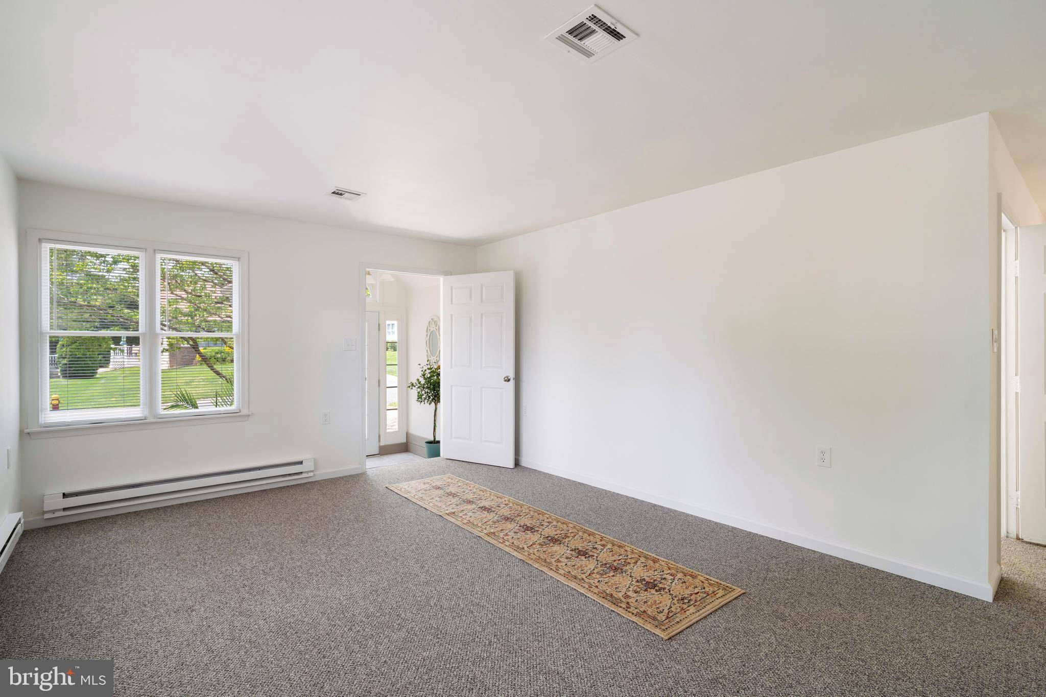 Manahawkin, NJ 08050,19 CEDAR AVE