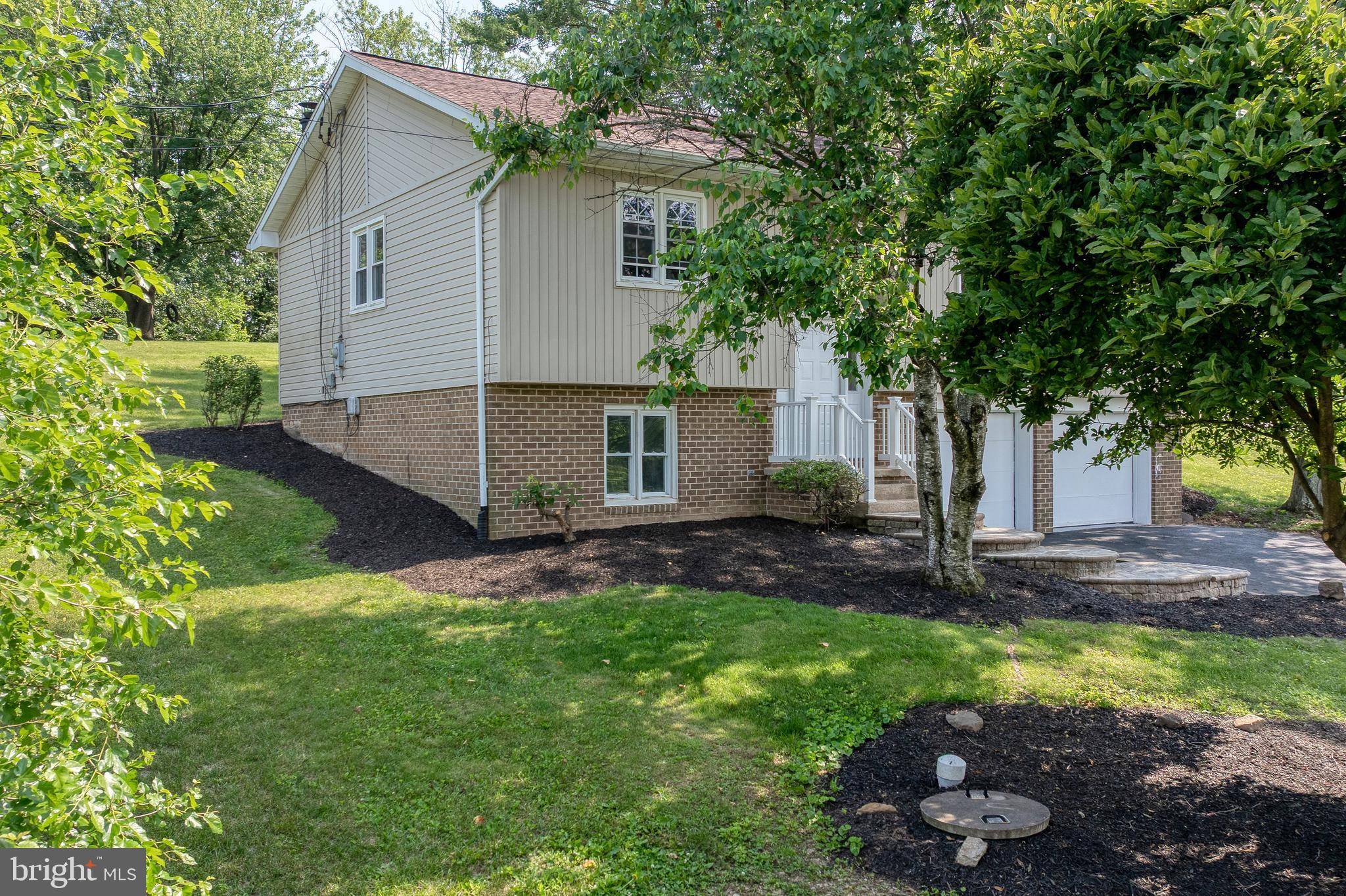 York, PA 17406,180 E LOCUST LN