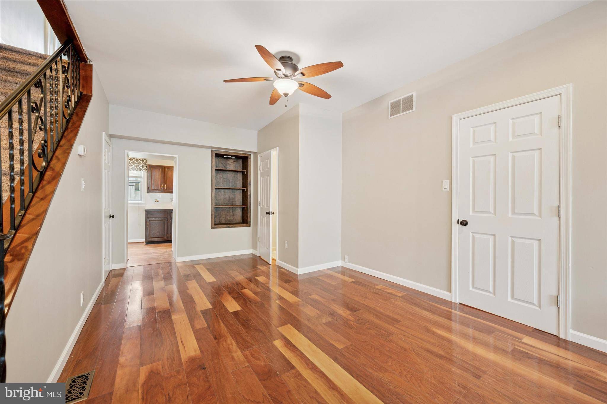 Philadelphia, PA 19128,211 DAWSON ST