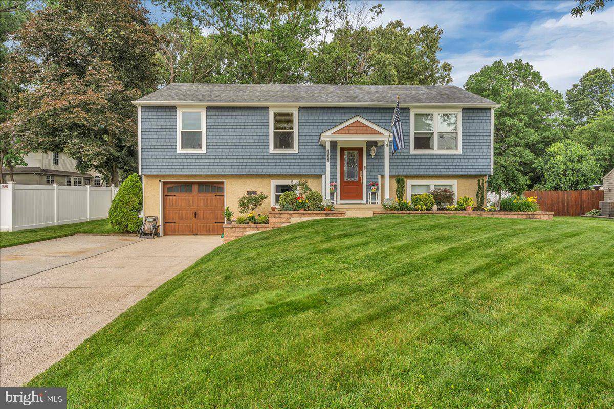 Pennsauken, NJ 08109,8402 CROFTON LN