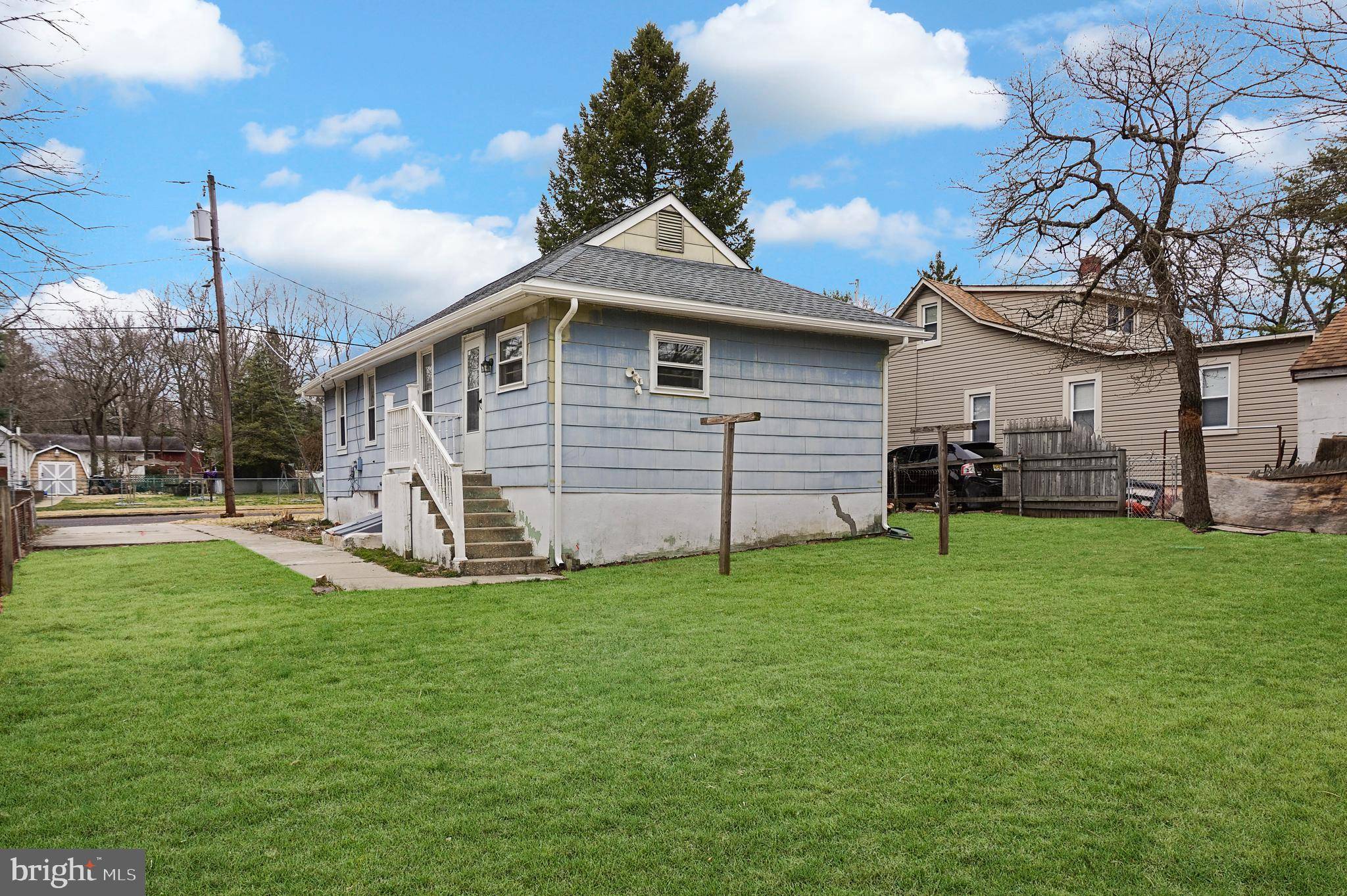 Pine Hill, NJ 08021,83 WALNUT LN