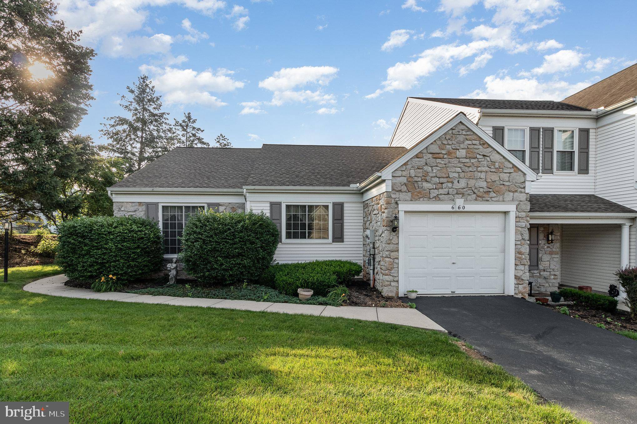 Hummelstown, PA 17036,660 SPRINGHOUSE LN