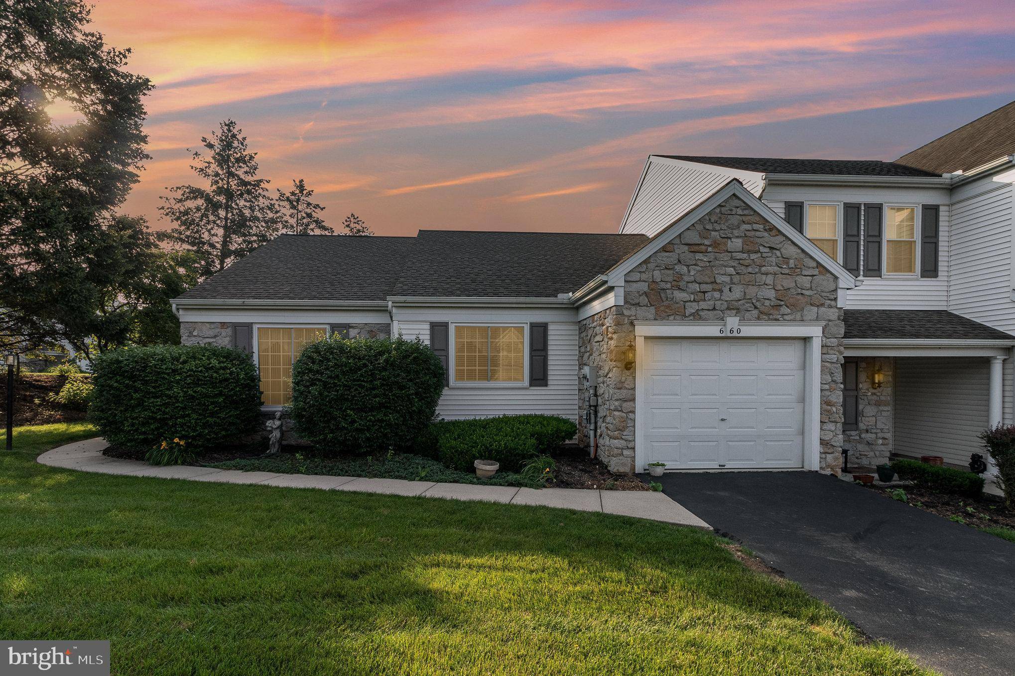 Hummelstown, PA 17036,660 SPRINGHOUSE LN