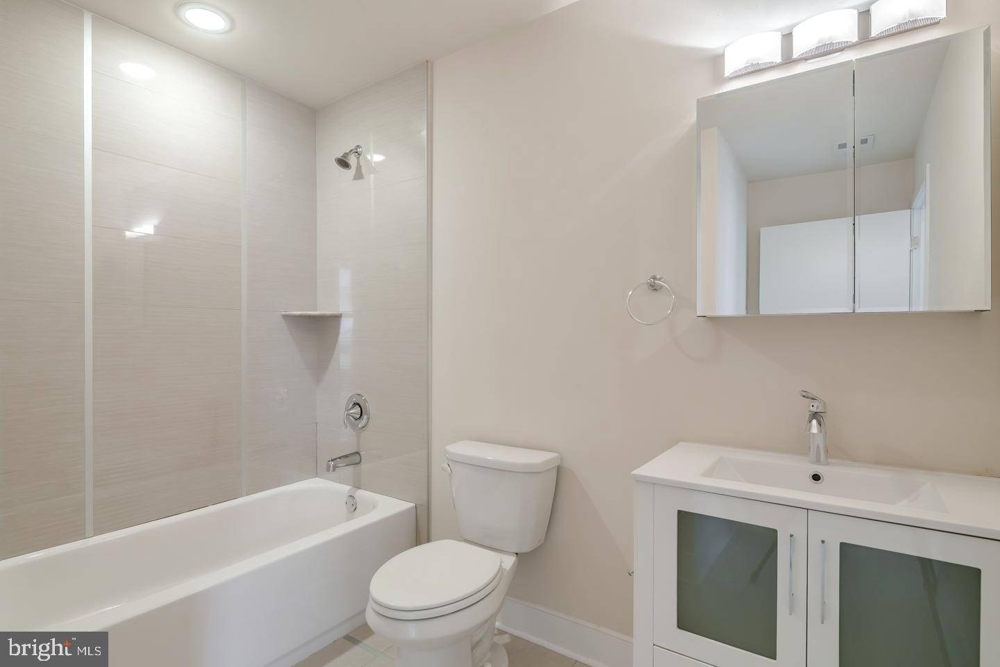 Philadelphia, PA 19146,1430 SOUTH ST #407