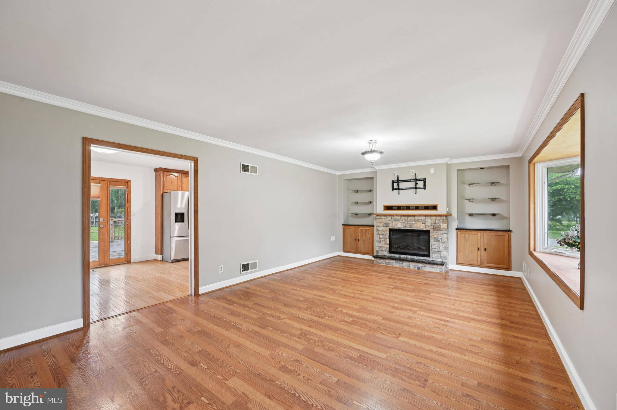 Severna Park, MD 21146,814 MANHATTAN BEACH RD