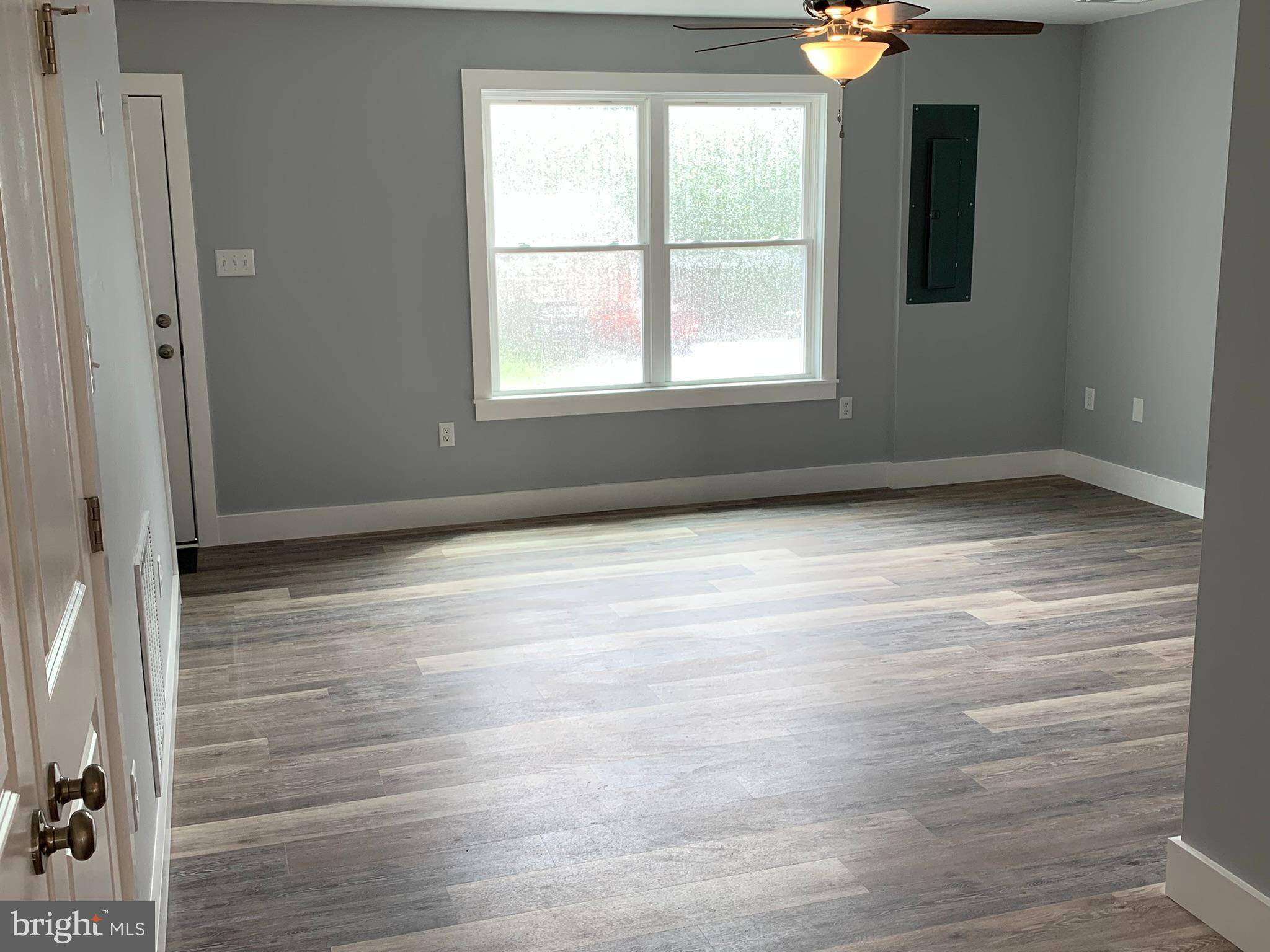 Mount Jackson, VA 22842,174 BANK STREET