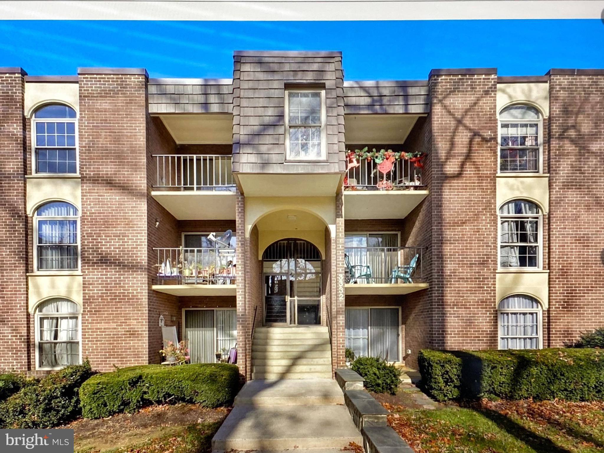 Annandale, VA 22003,3334 WOODBURN VILLAGE DR #31
