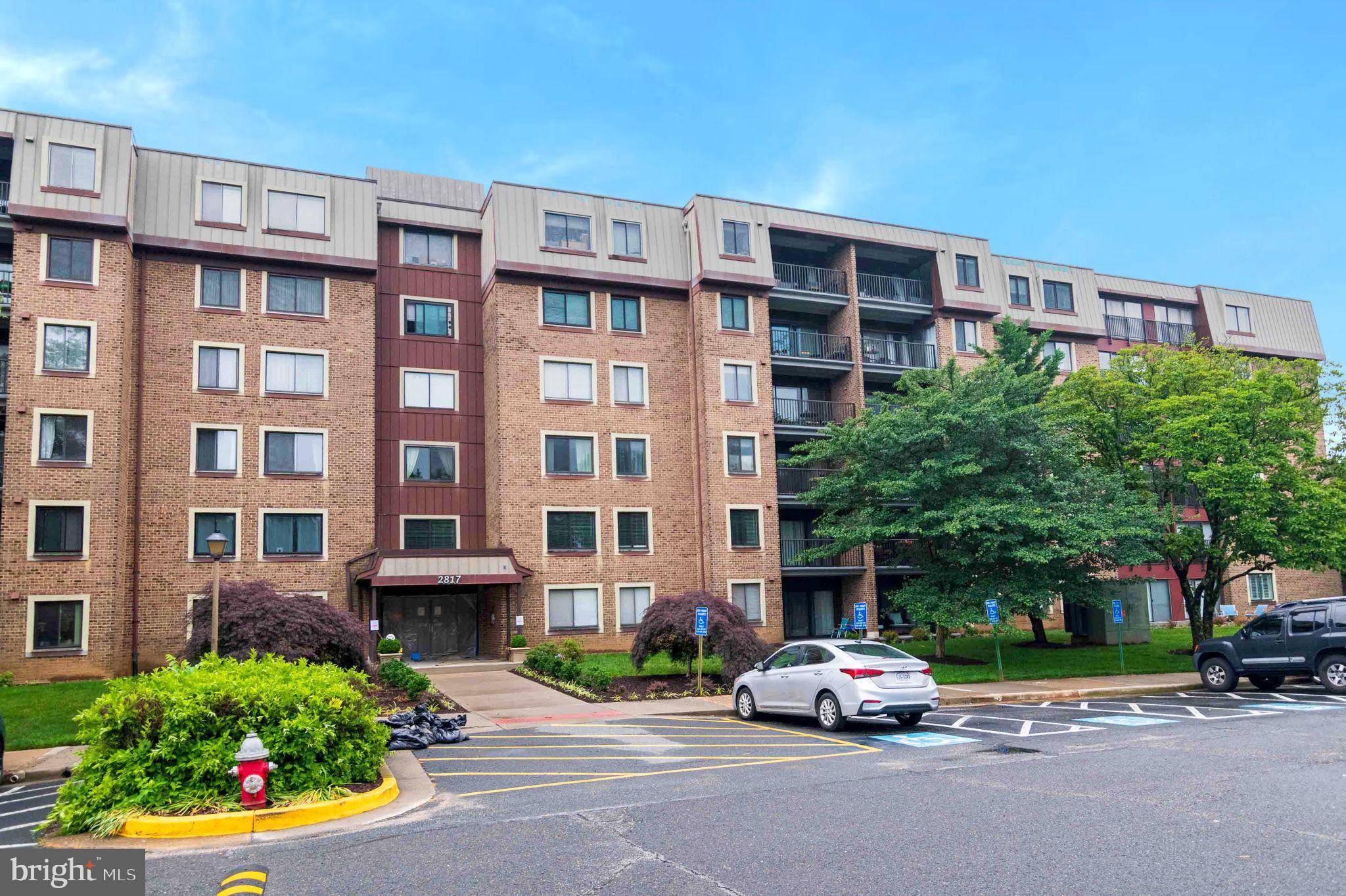 Oakton, VA 22124,2817 JERMANTOWN RD #101