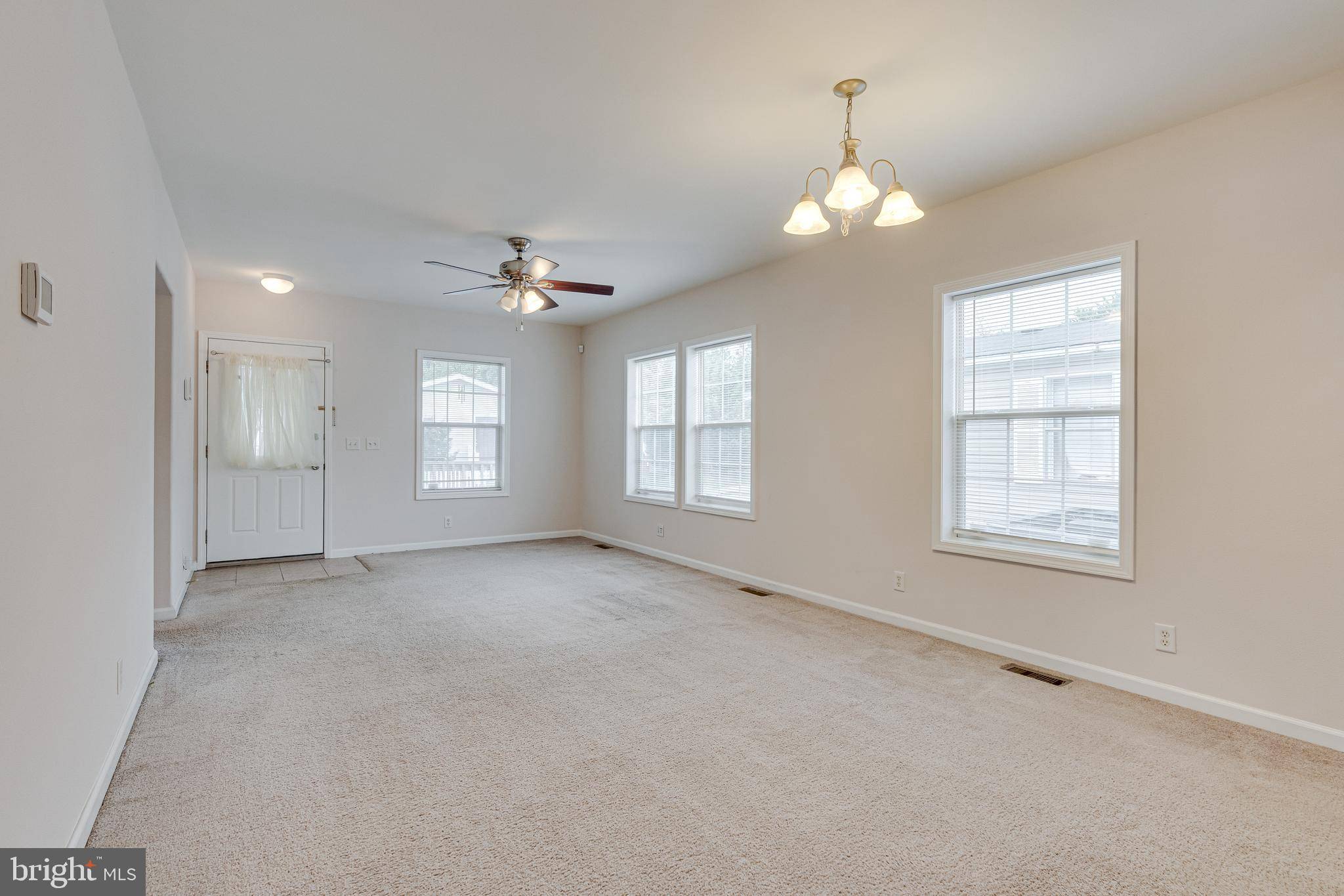 Chantilly, VA 20151,14511 LAKE CENTRAL DR
