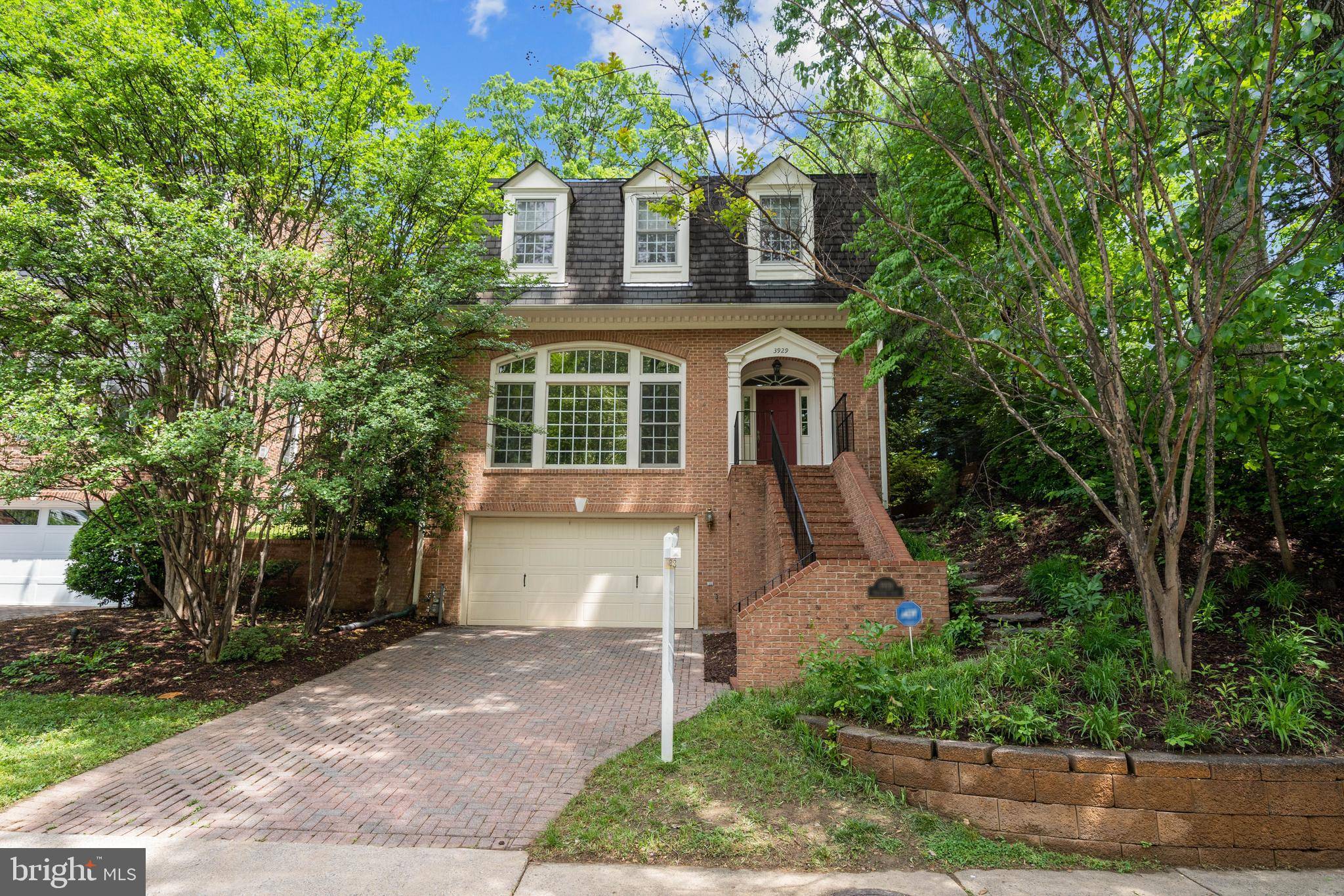 Arlington, VA 22207,3929 VACATION LN