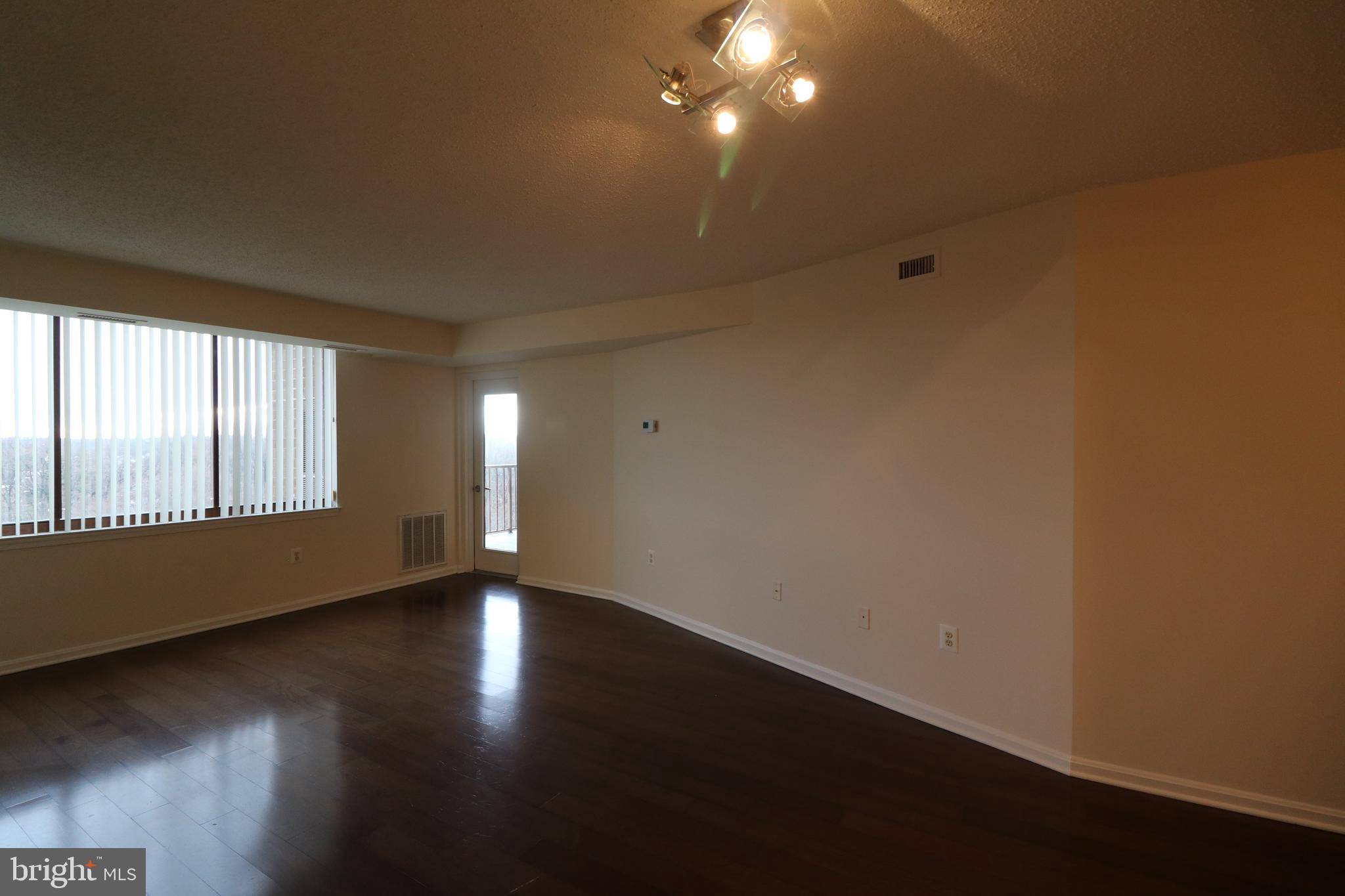 Rockville, MD 20852,10101 GROSVENOR PL #1820