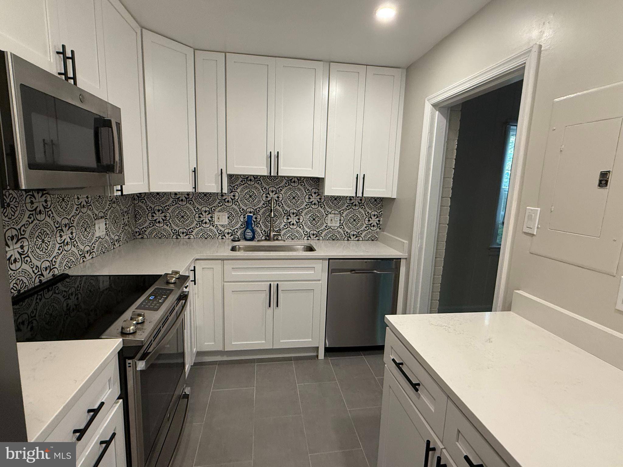 Falls Church, VA 22043,7534 BURNSIDE CT