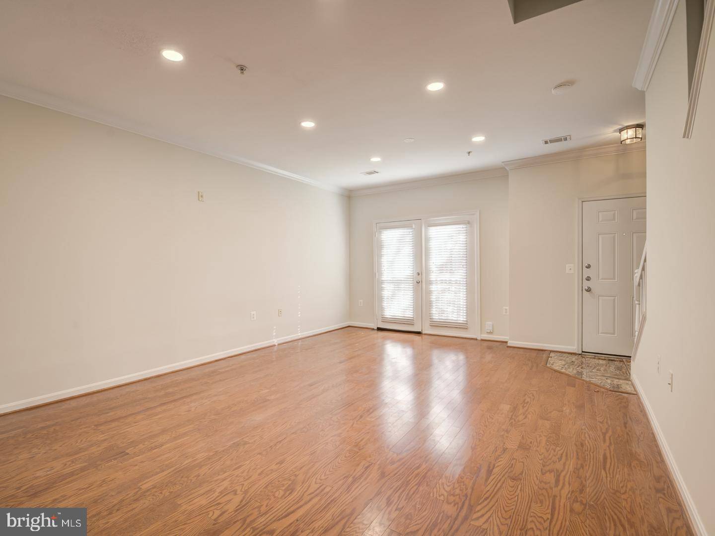 Vienna, VA 22181,9490 VIRGINIA CENTER BLVD #135