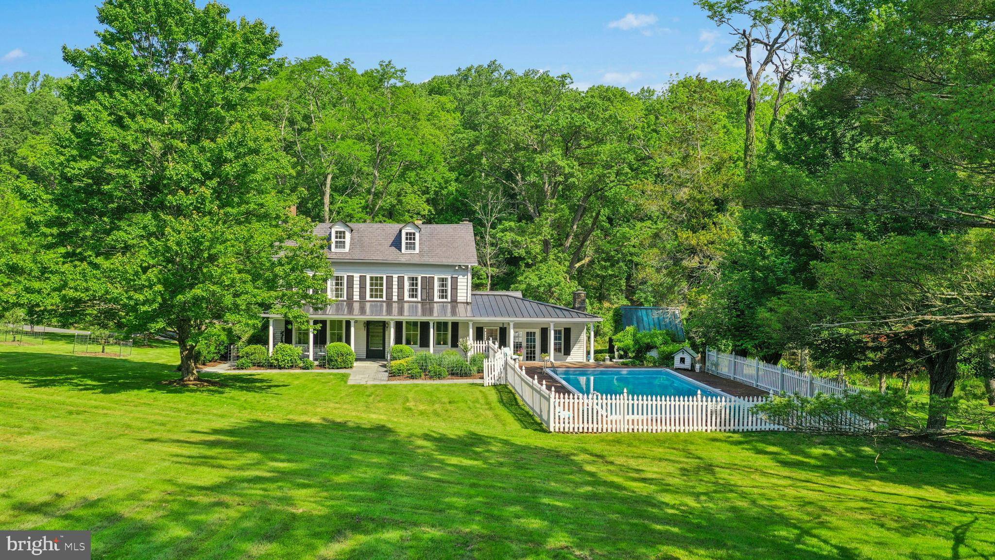 East Stroudsburg, PA 18302,282 CRABAPPLE LN