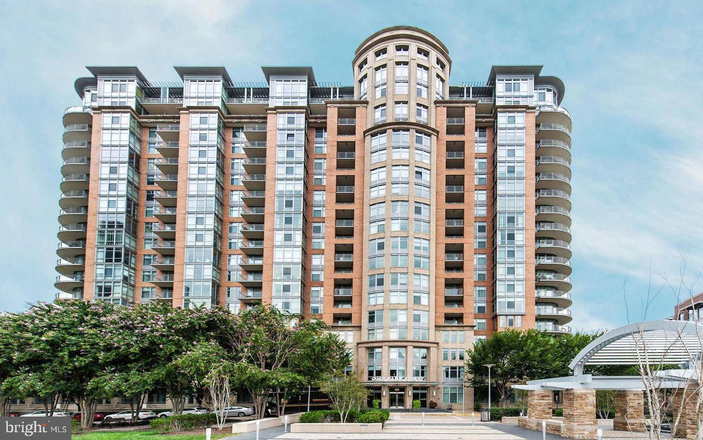 Mclean, VA 22102,8220 CRESTWOOD HEIGHTS DR #1017