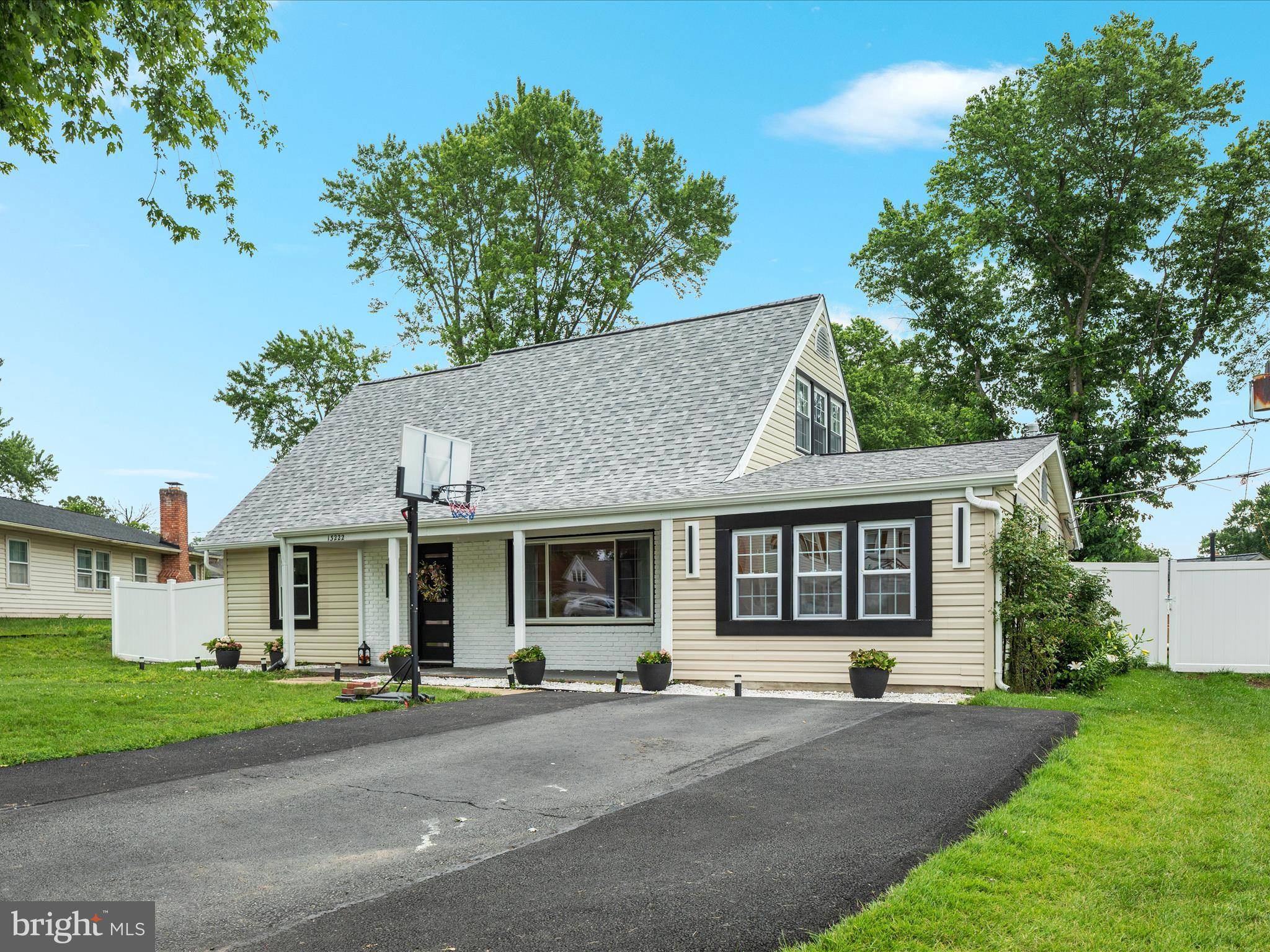 Fairfax, VA 22033,13222 PARSON LN