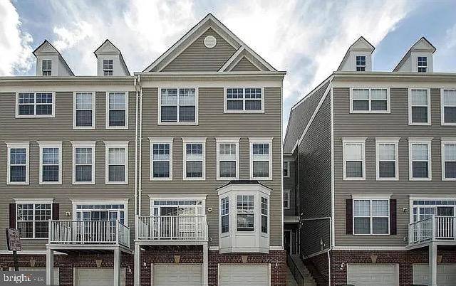 Herndon, VA 20171,13681 VENTURI LN #238