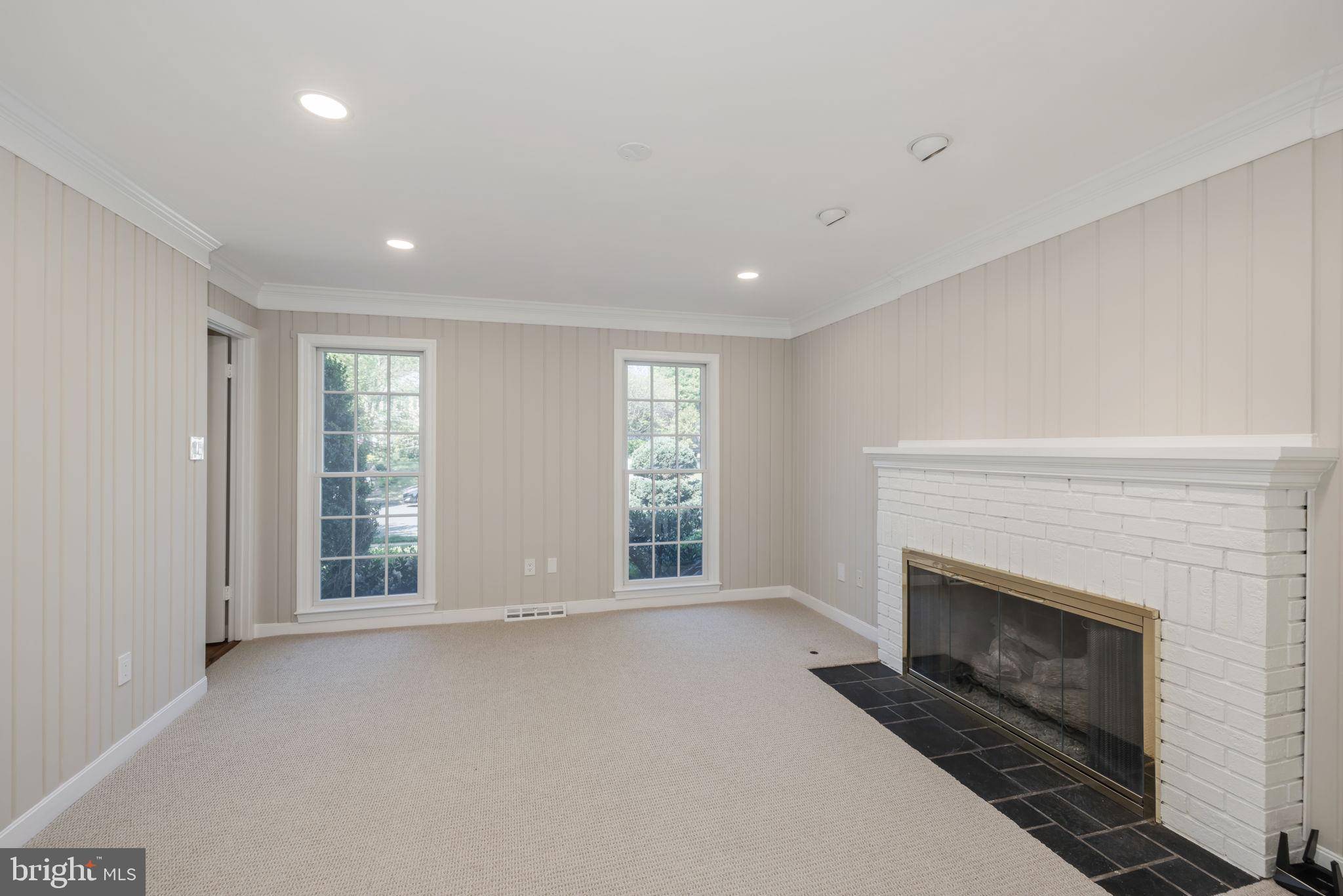 Arlington, VA 22207,4887 35TH RD N