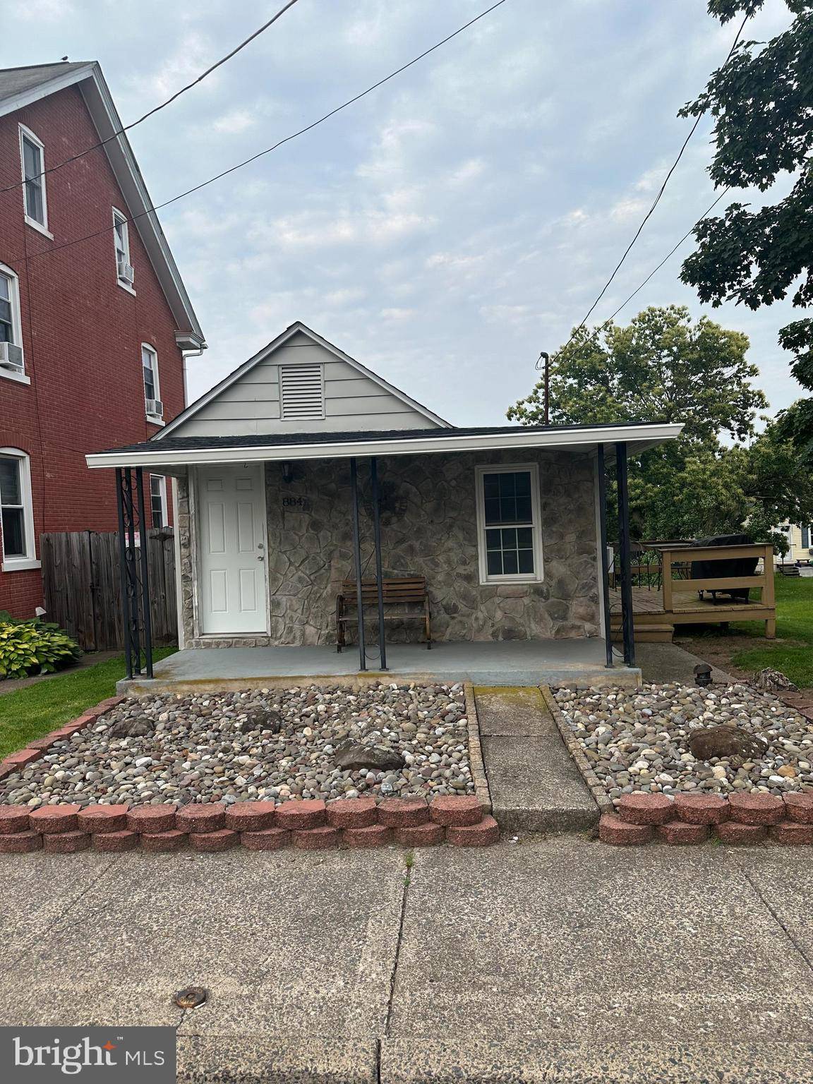 Pennsburg, PA 18073,884 MAIN ST