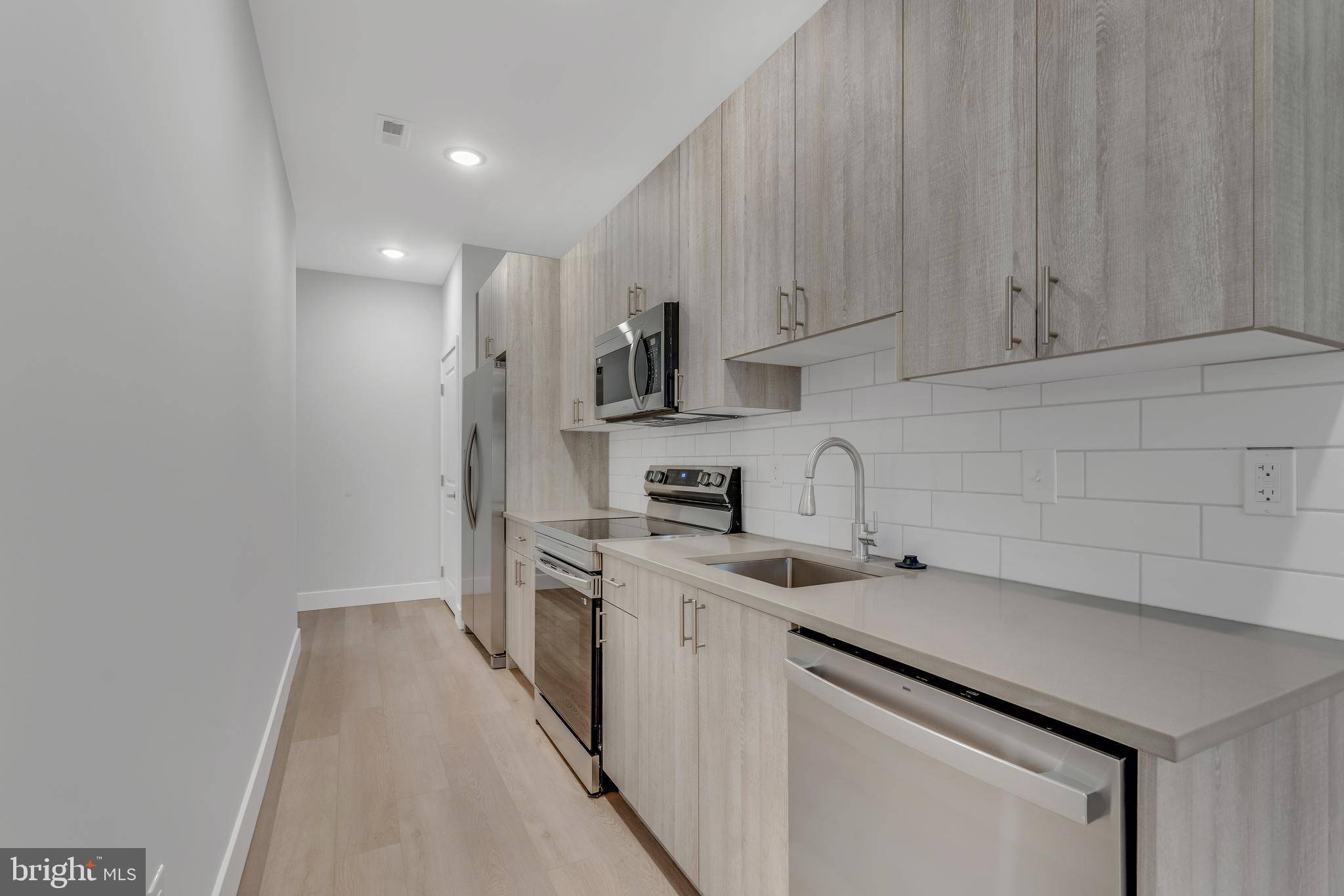Philadelphia, PA 19140,3215 N 13TH STREET