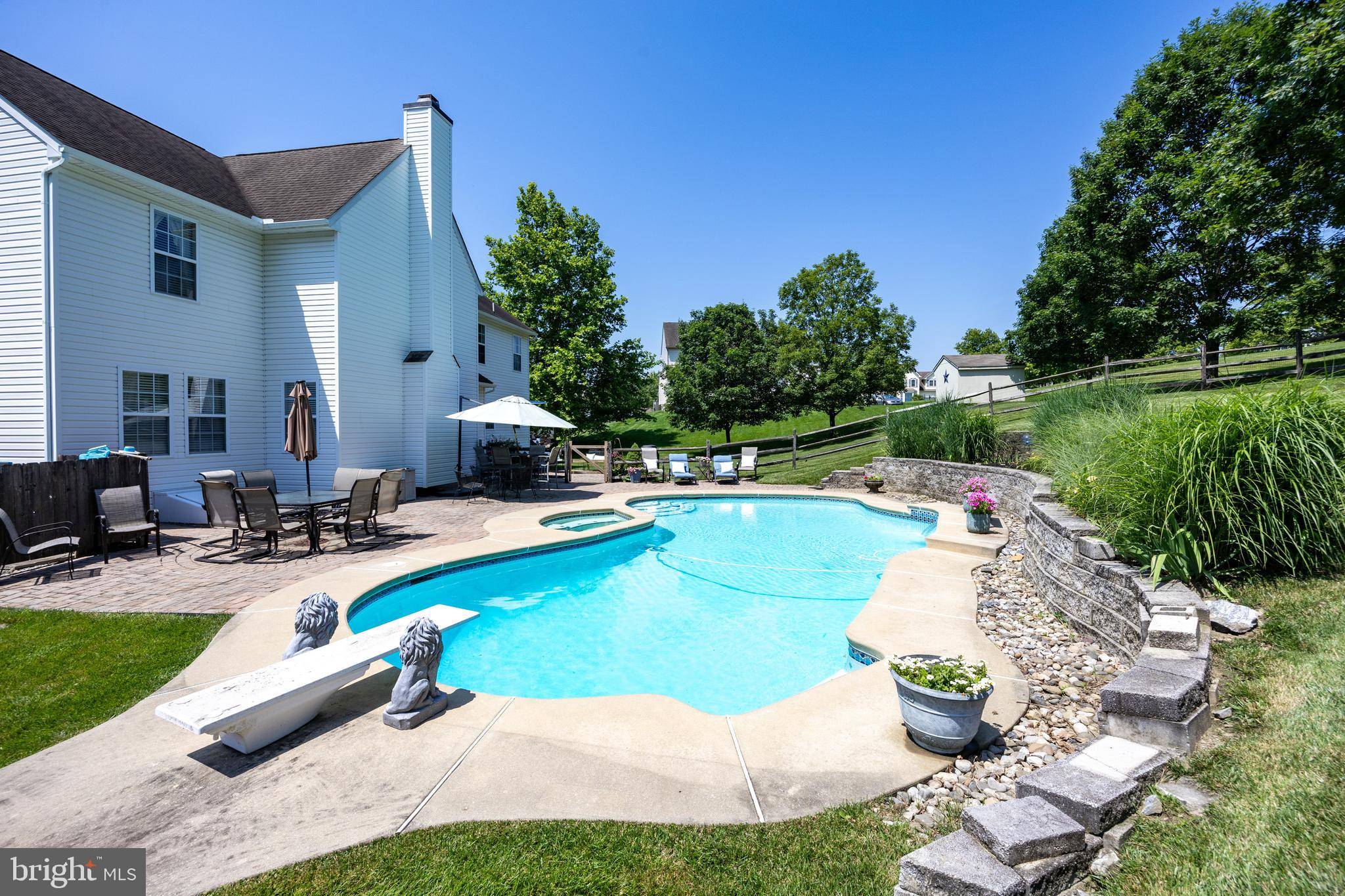 Downingtown, PA 19335,408 COUNTRY EDGE CIR