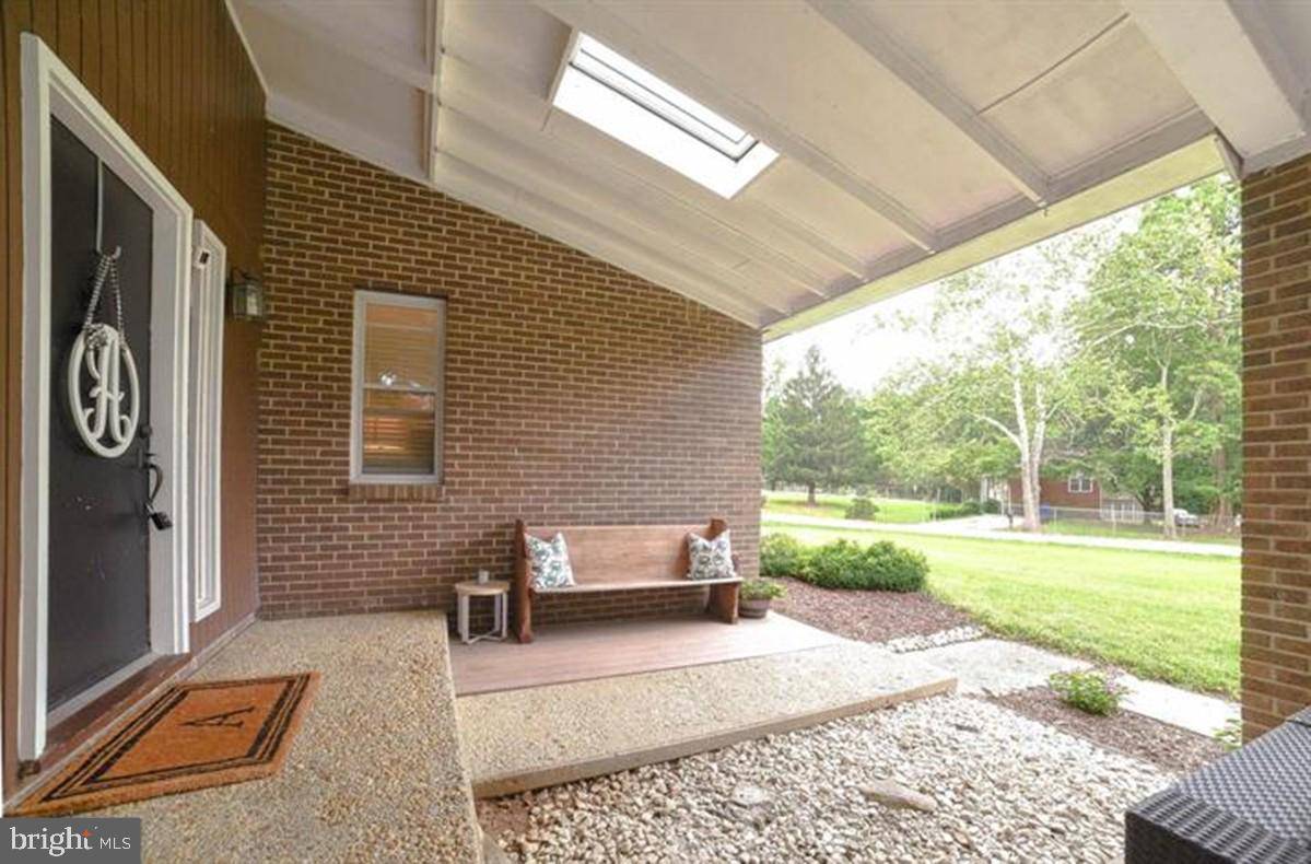 White Plains, MD 20695,4015 CLYDE LN