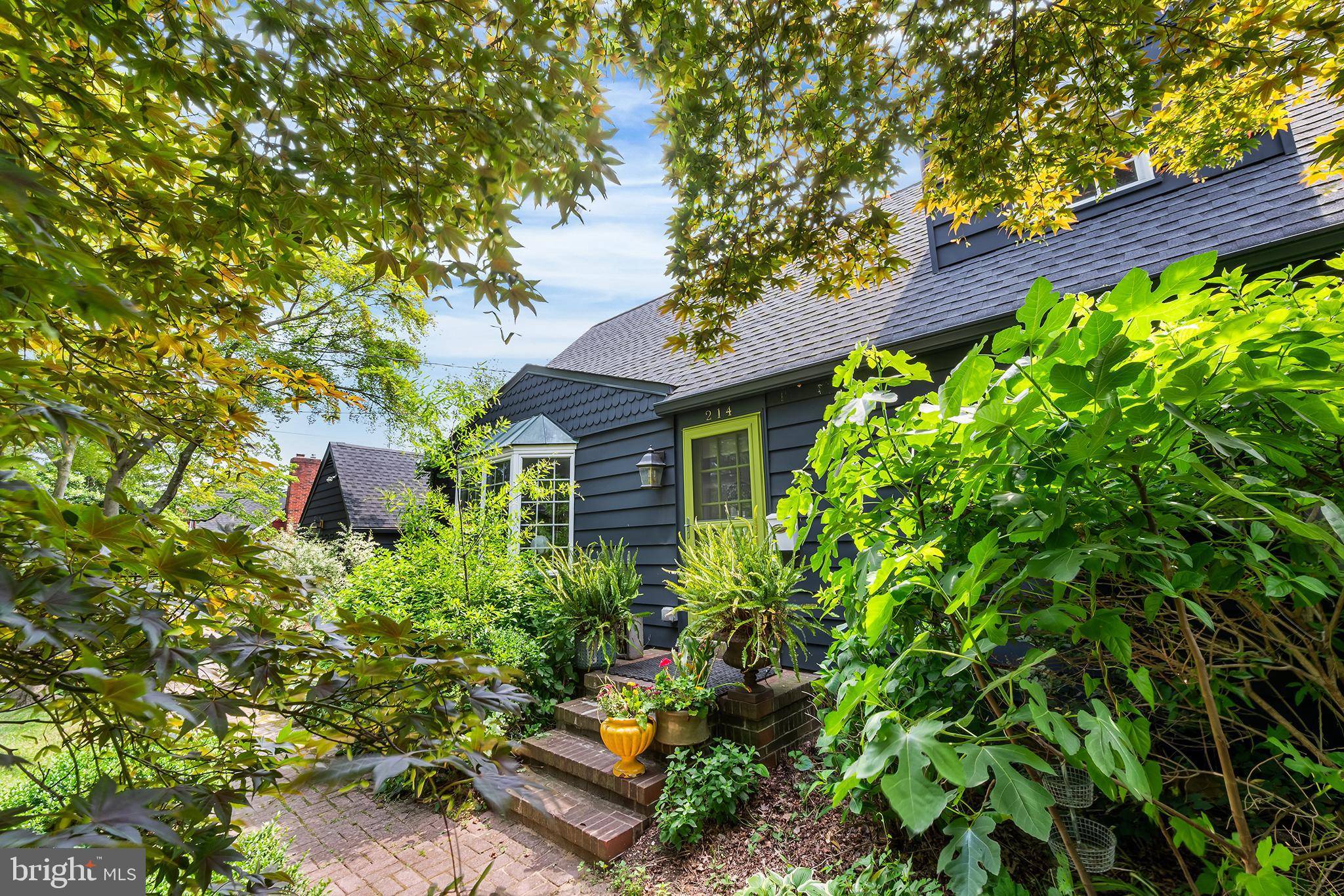 Moorestown, NJ 08057,214 PEMBROOK AVE