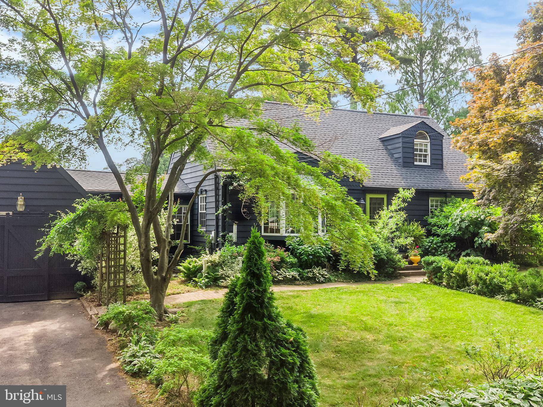 Moorestown, NJ 08057,214 PEMBROOK AVE