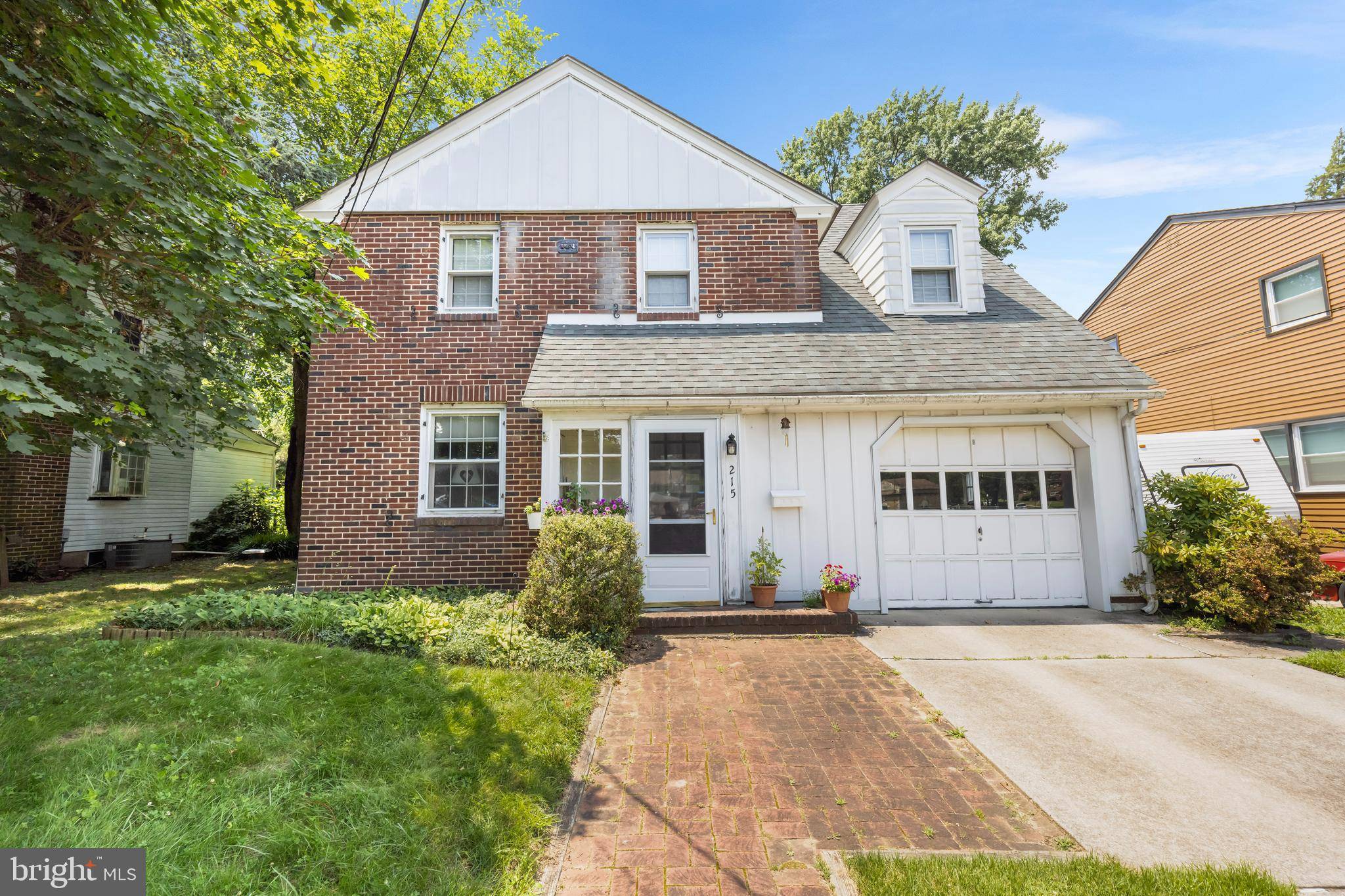 Collingswood, NJ 08108,215 N VINEYARD BLVD