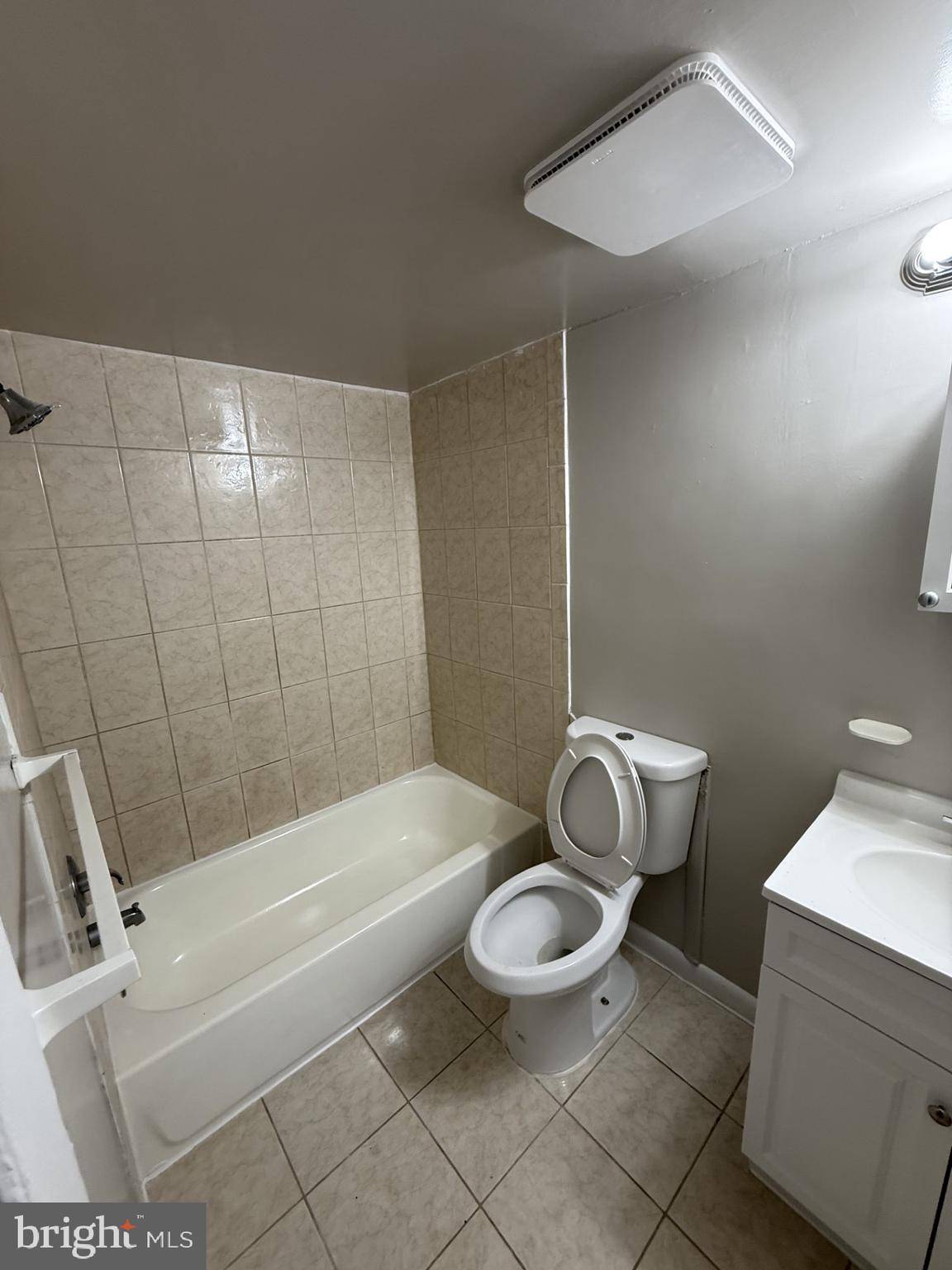 Alexandria, VA 22312,5604 BLOOMFIELD DR #02