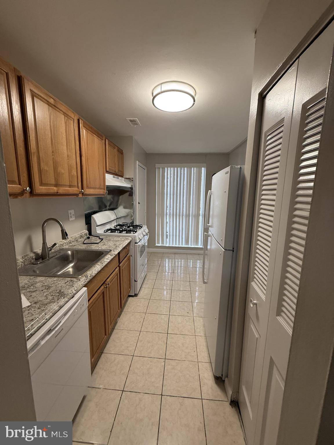 Alexandria, VA 22312,5604 BLOOMFIELD DR #02