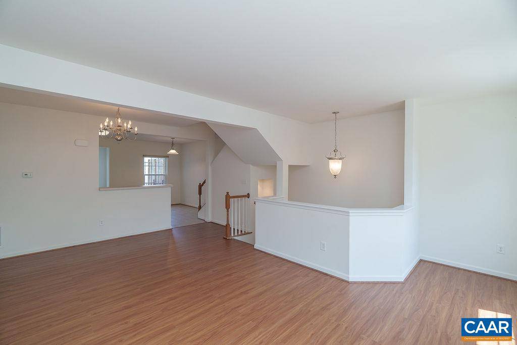 Charlottesville, VA 22903,721 RAINIER DR