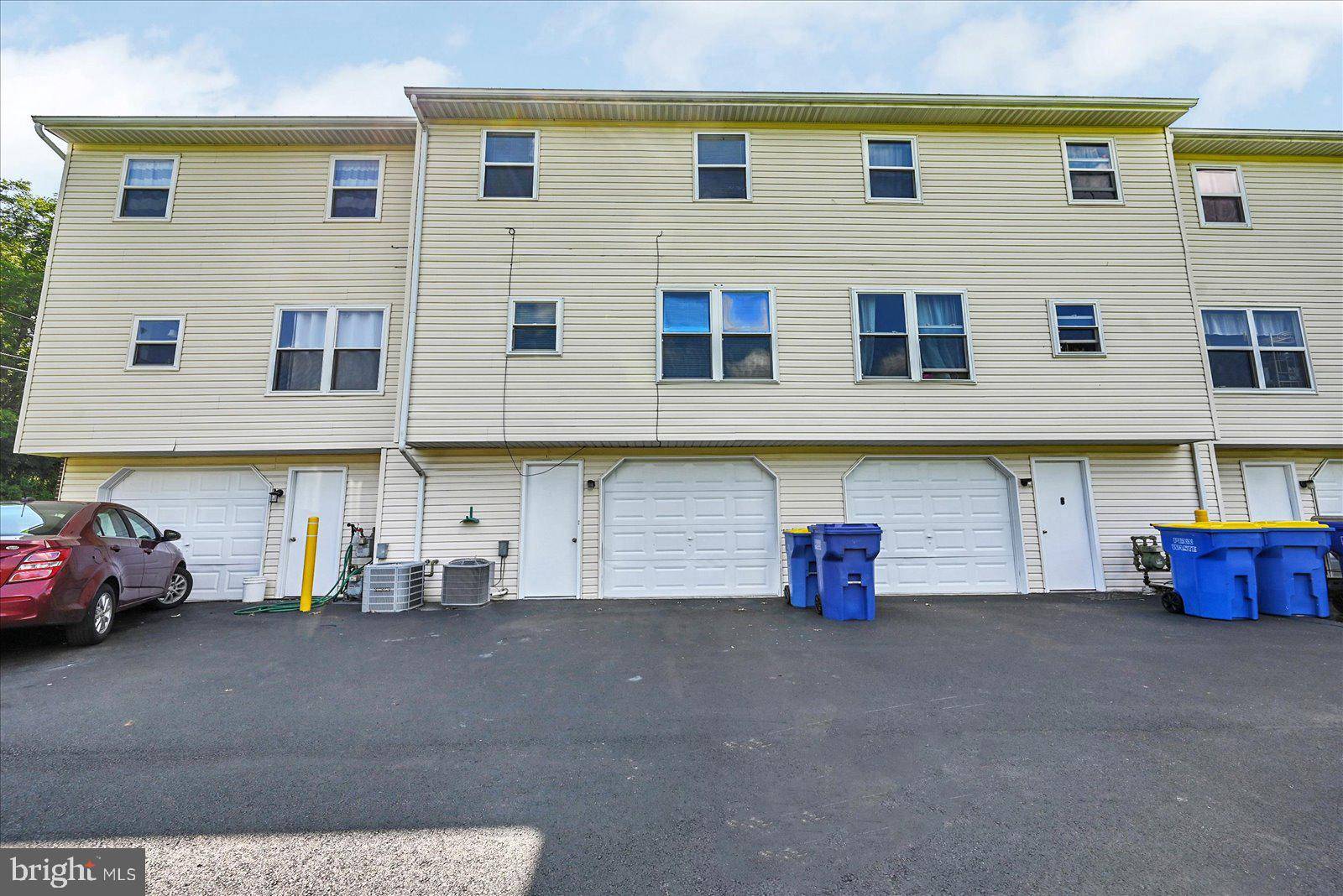 Manchester, PA 17345,13 PINE DR #13