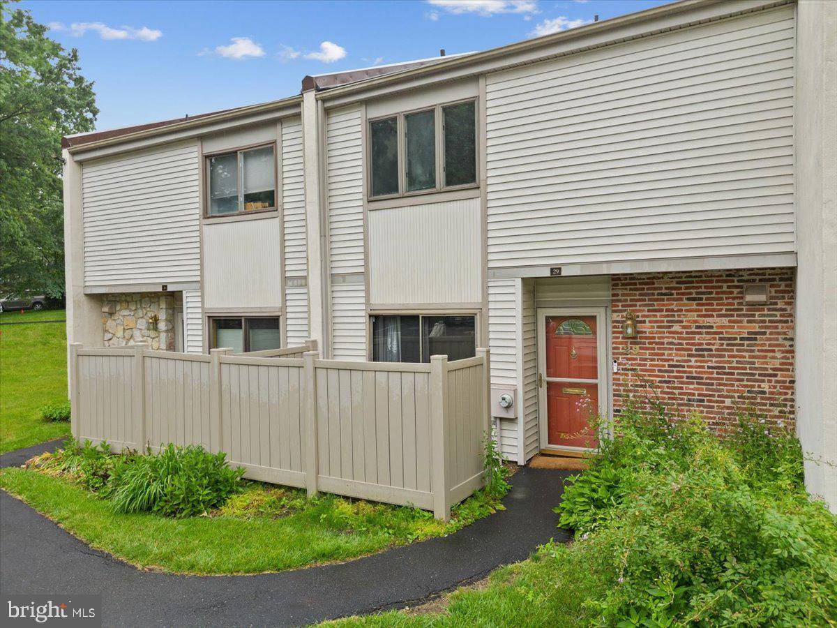 Willow Grove, PA 19090,29 TWIN BROOKS DR
