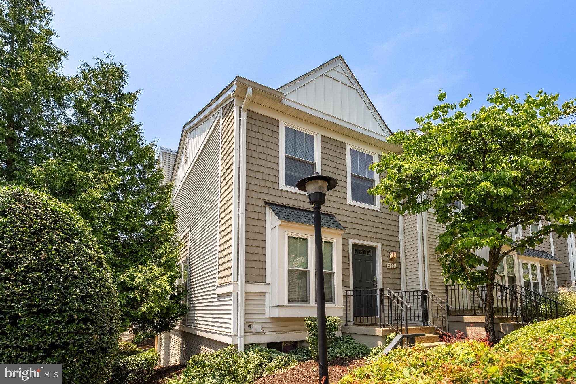 Arlington, VA 22204,3831 9TH RD S