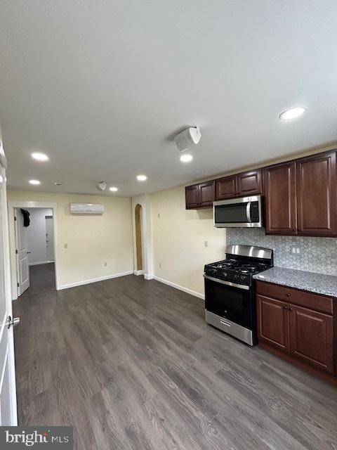 Baltimore, MD 21225,918 JACK ST