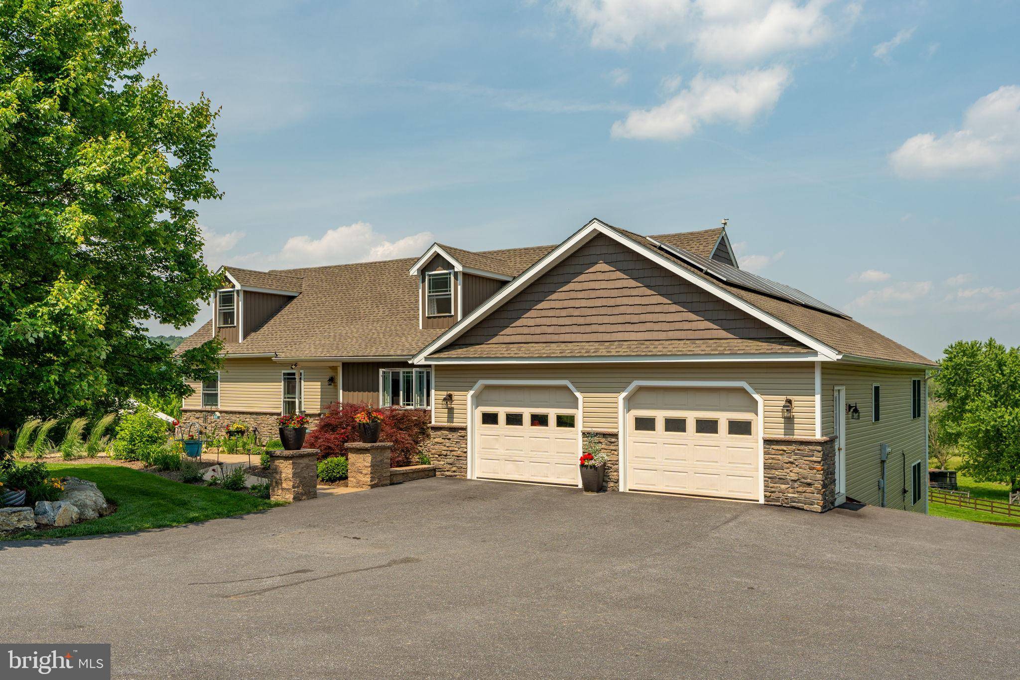 Newmanstown, PA 17073,144 HORSE HAPPY RD