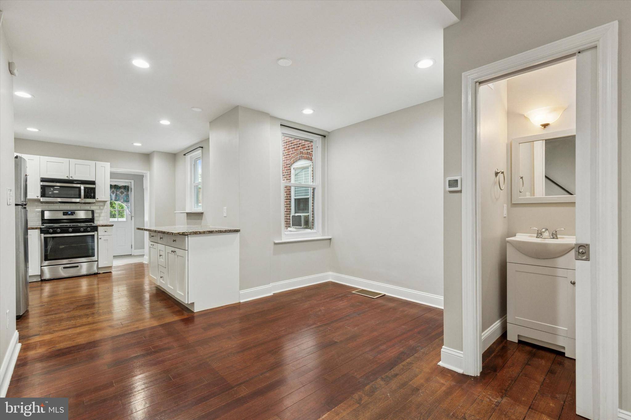 North Wales, PA 19454,252 N 3RD ST