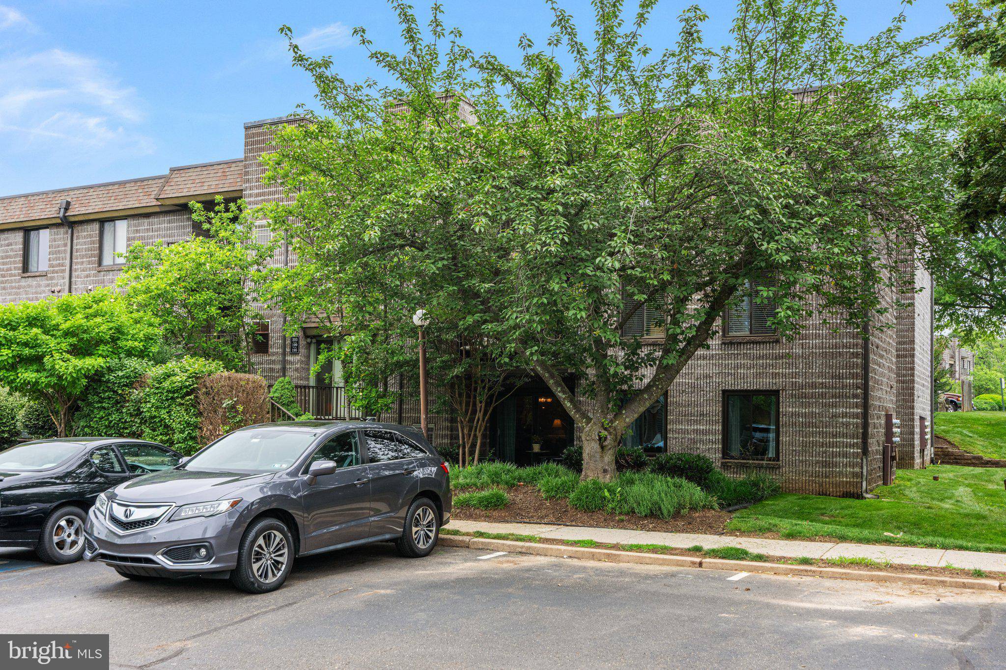 Holland, PA 18966,193 SOUTHWARK CT