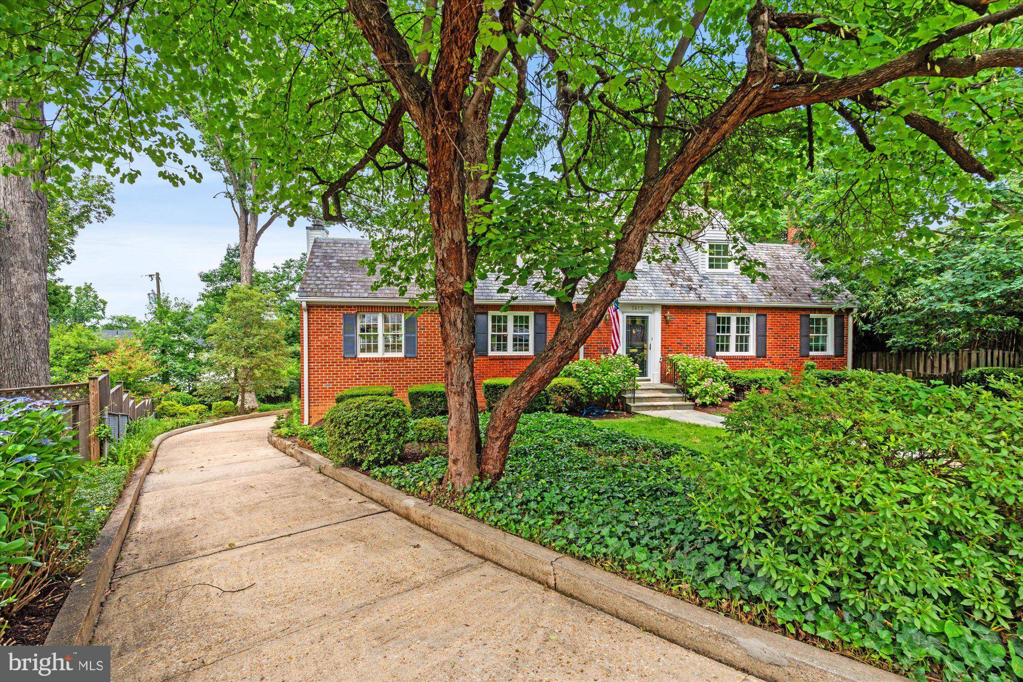 Alexandria, VA 22305,3613 OVAL DR